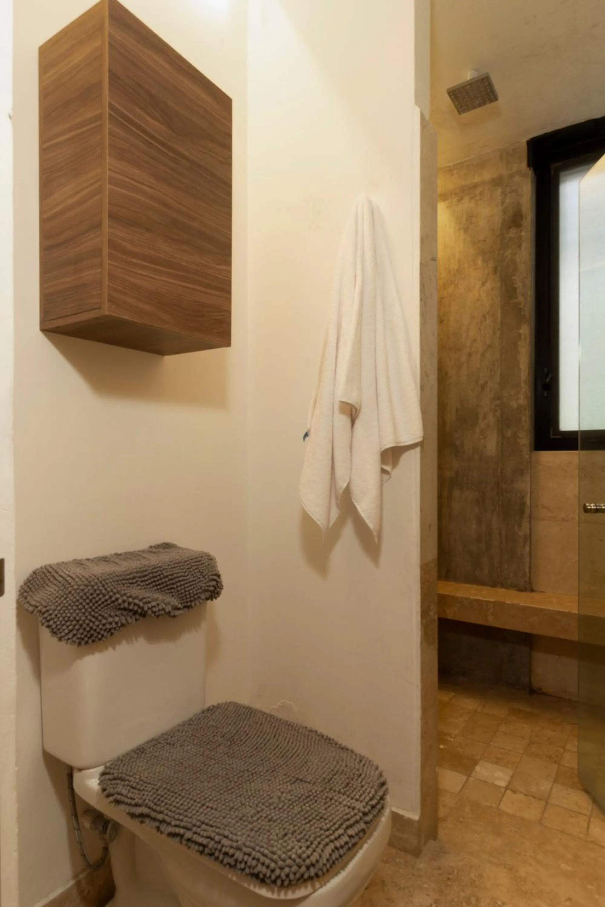 Bathroom in El Doce by HomiRent