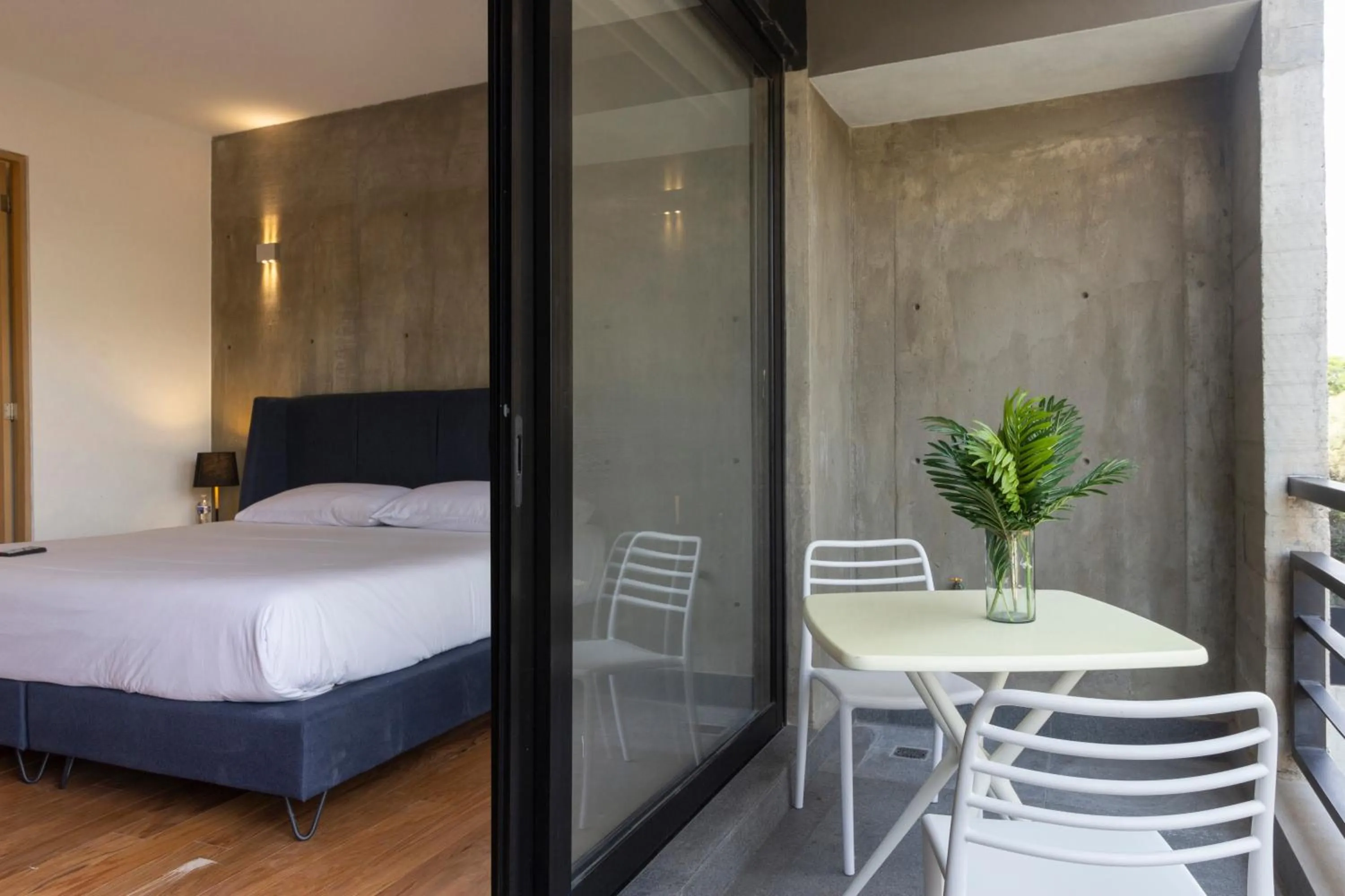 Photo of the whole room, Bed in El Doce by HomiRent