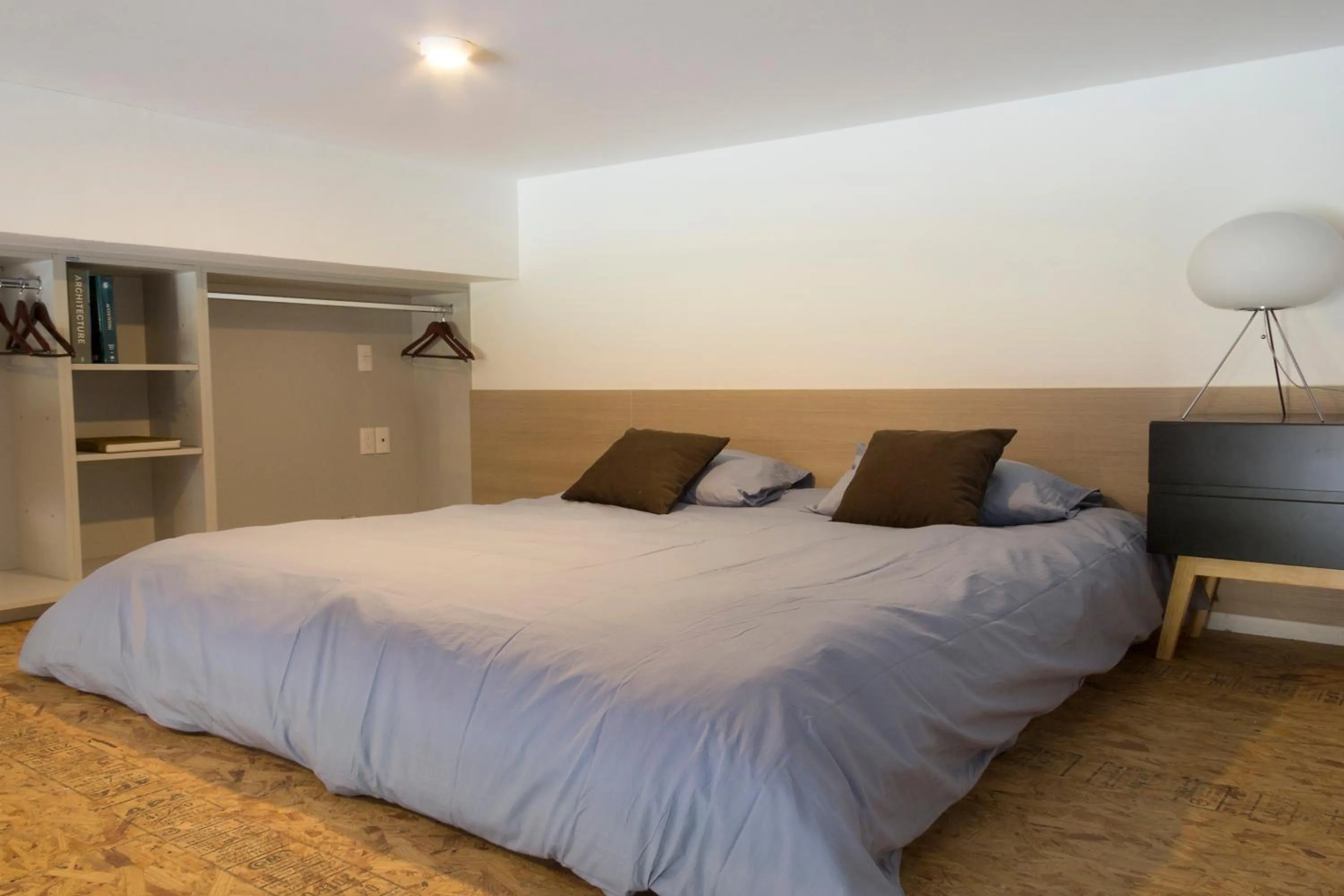 Photo of the whole room, Bed in El Doce by HomiRent