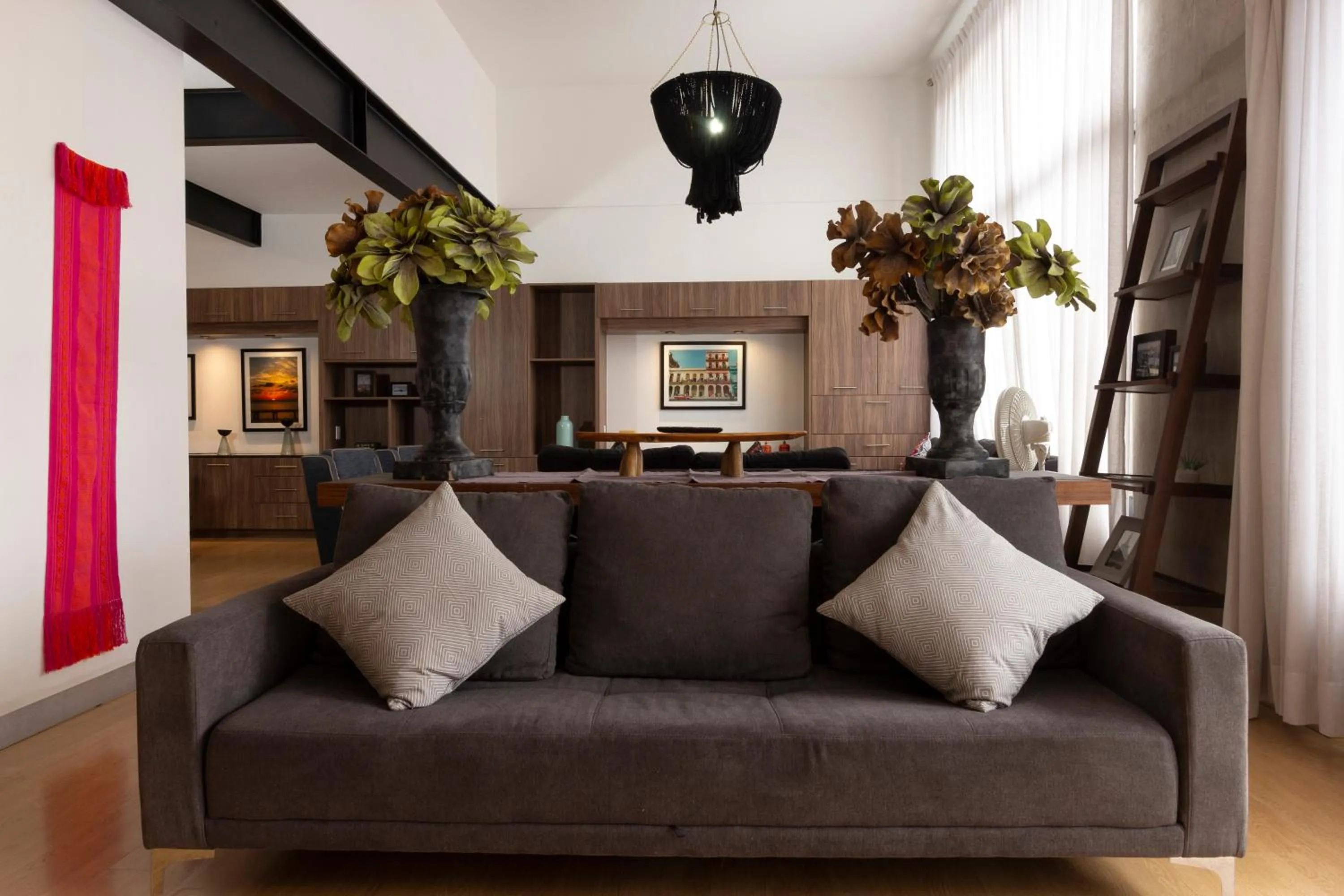 Living room in El Doce by HomiRent