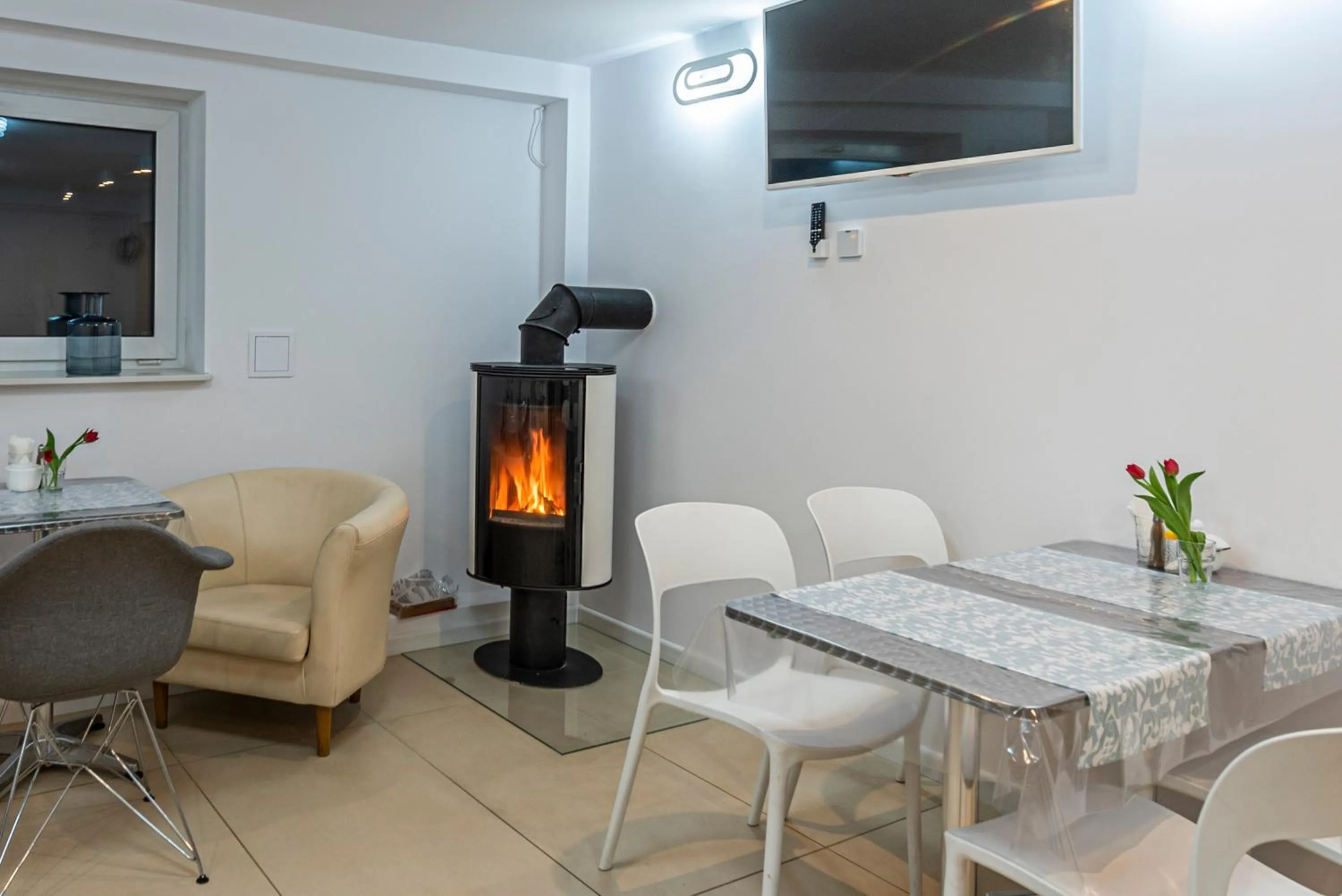 Communal lounge/ TV room in Willa Albatros Happy Hours