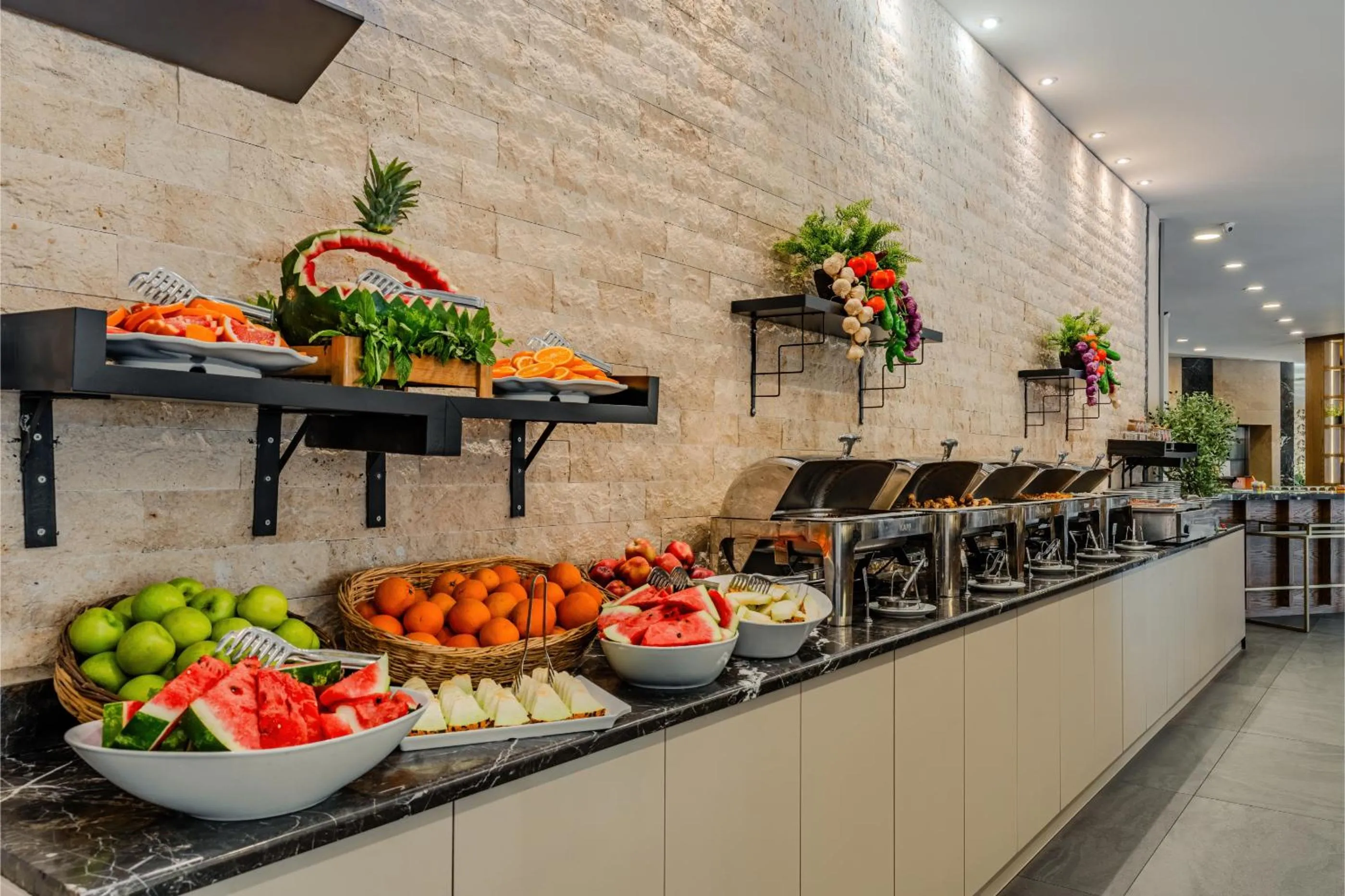 Restaurant/places to eat in Ramada Plaza By Wyndham Izmir