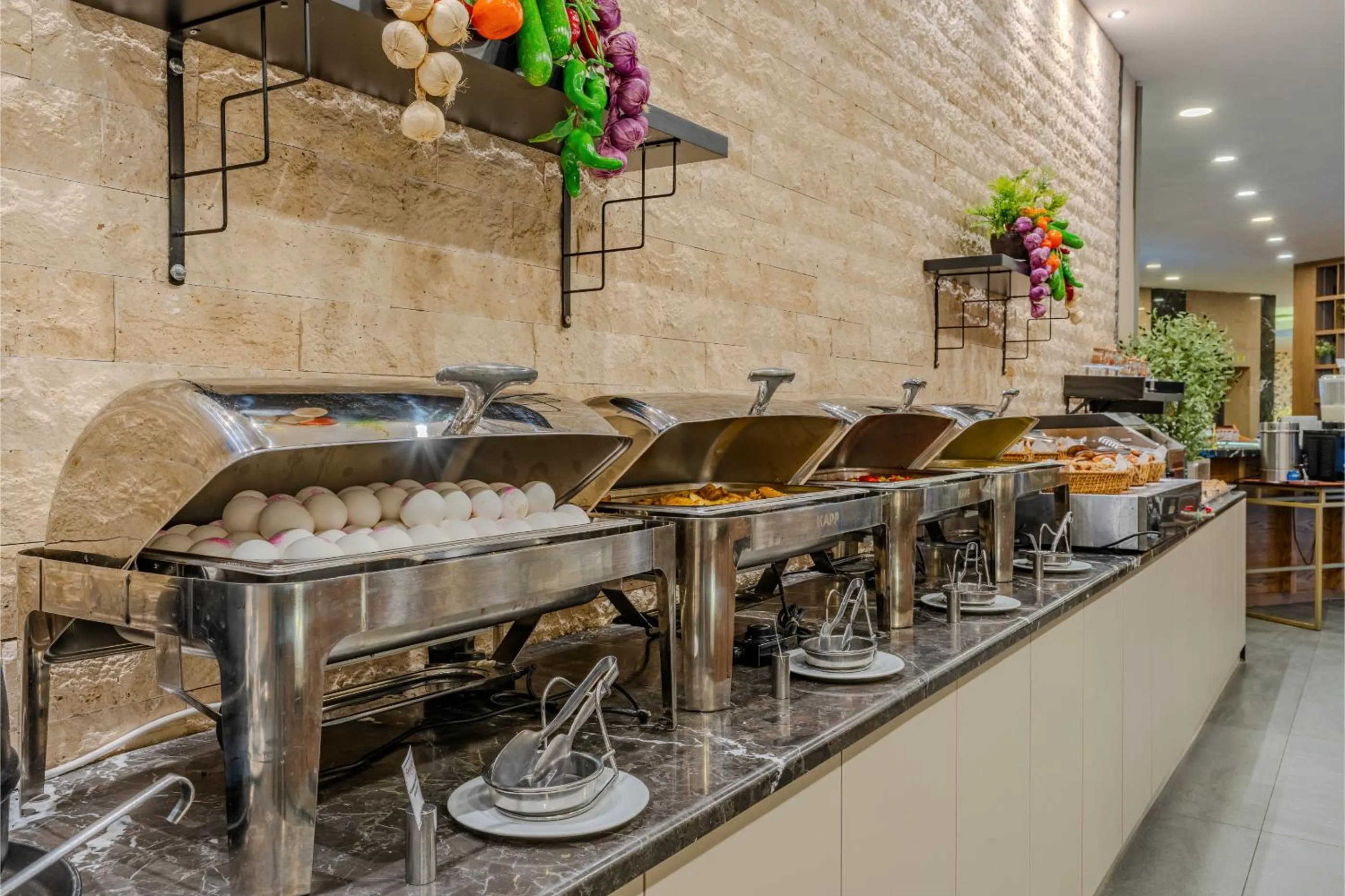 Restaurant/places to eat in Ramada Plaza By Wyndham Izmir