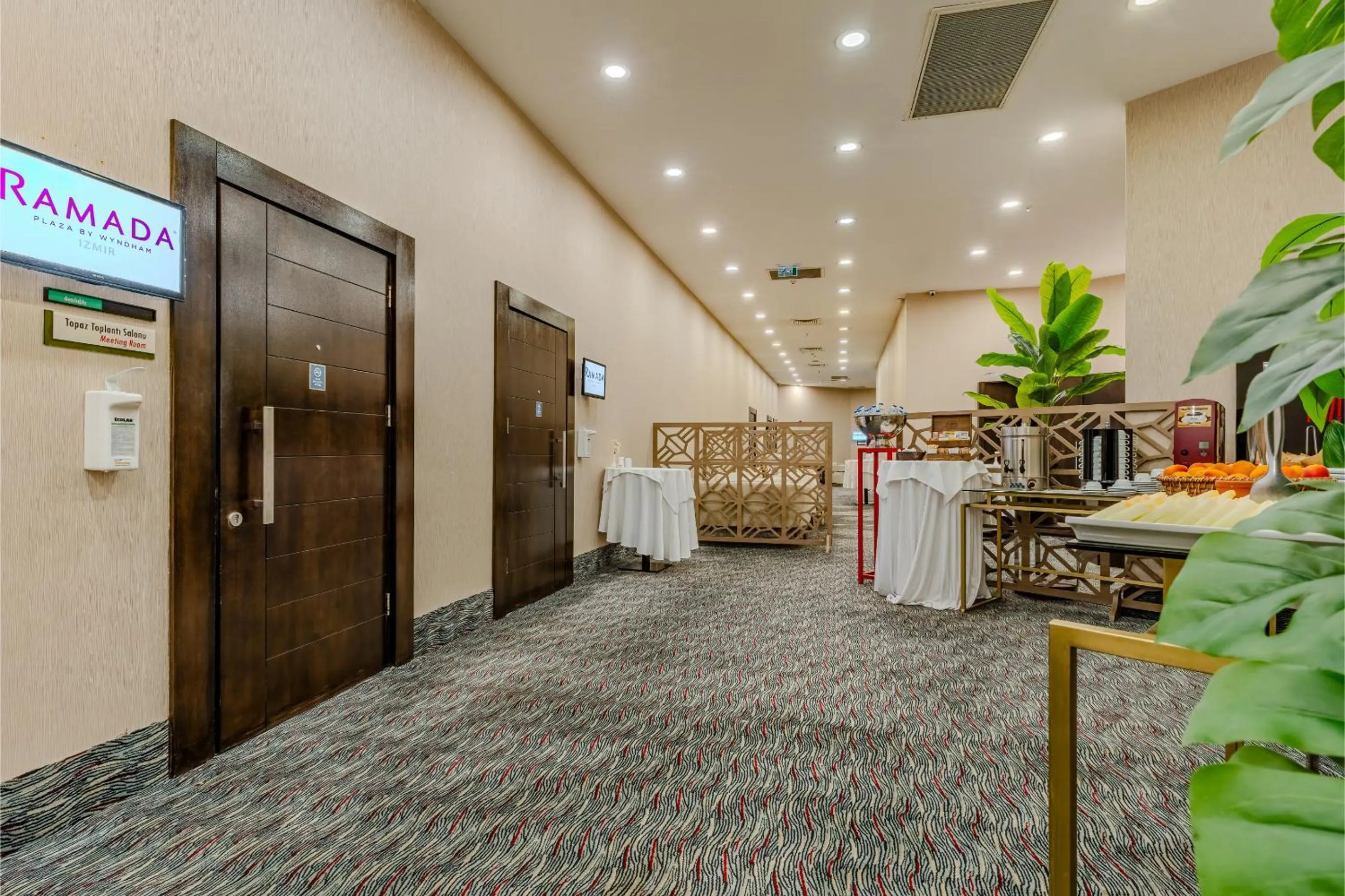 Coffee/tea facilities in Ramada Plaza By Wyndham Izmir