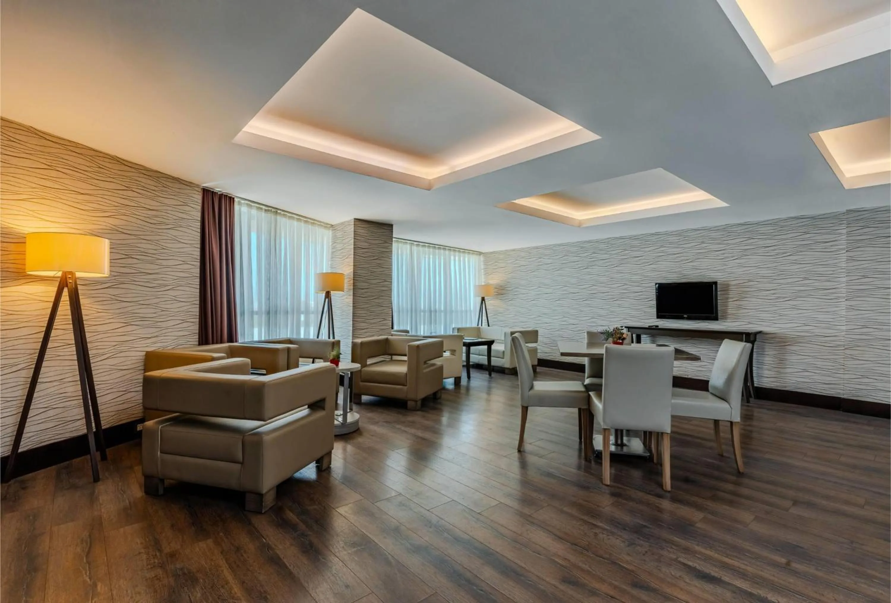 Lobby or reception in Ramada Plaza By Wyndham Izmir