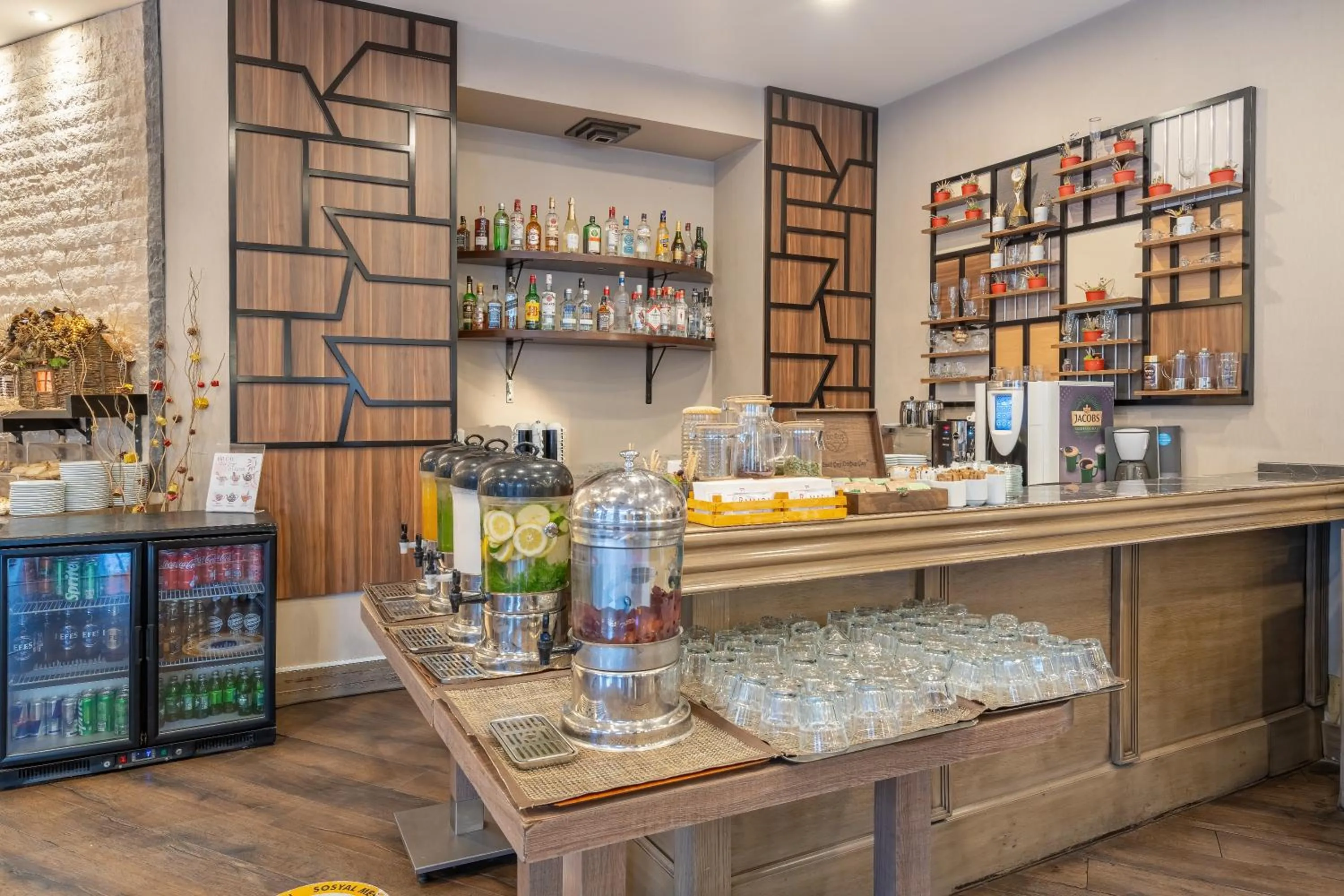 Coffee/tea facilities in Ramada Plaza By Wyndham Izmir