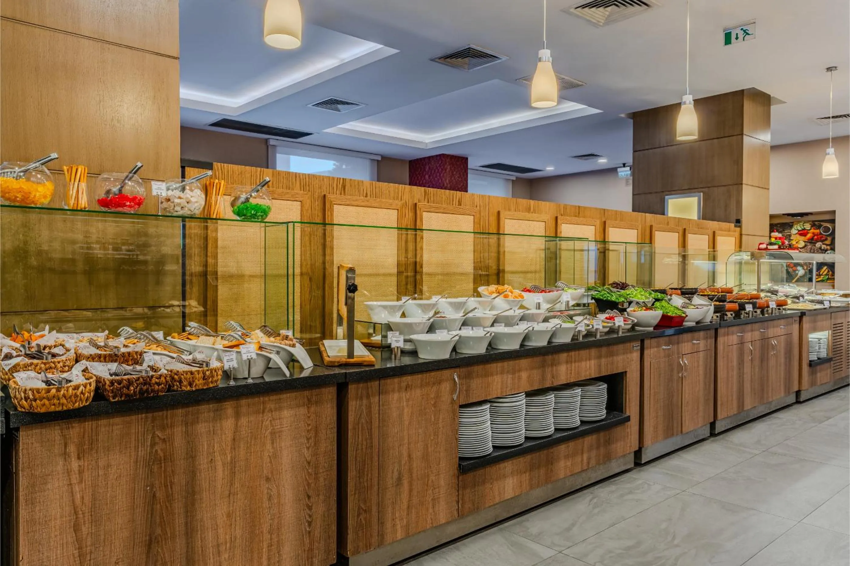 Restaurant/places to eat in Ramada Plaza By Wyndham Izmir