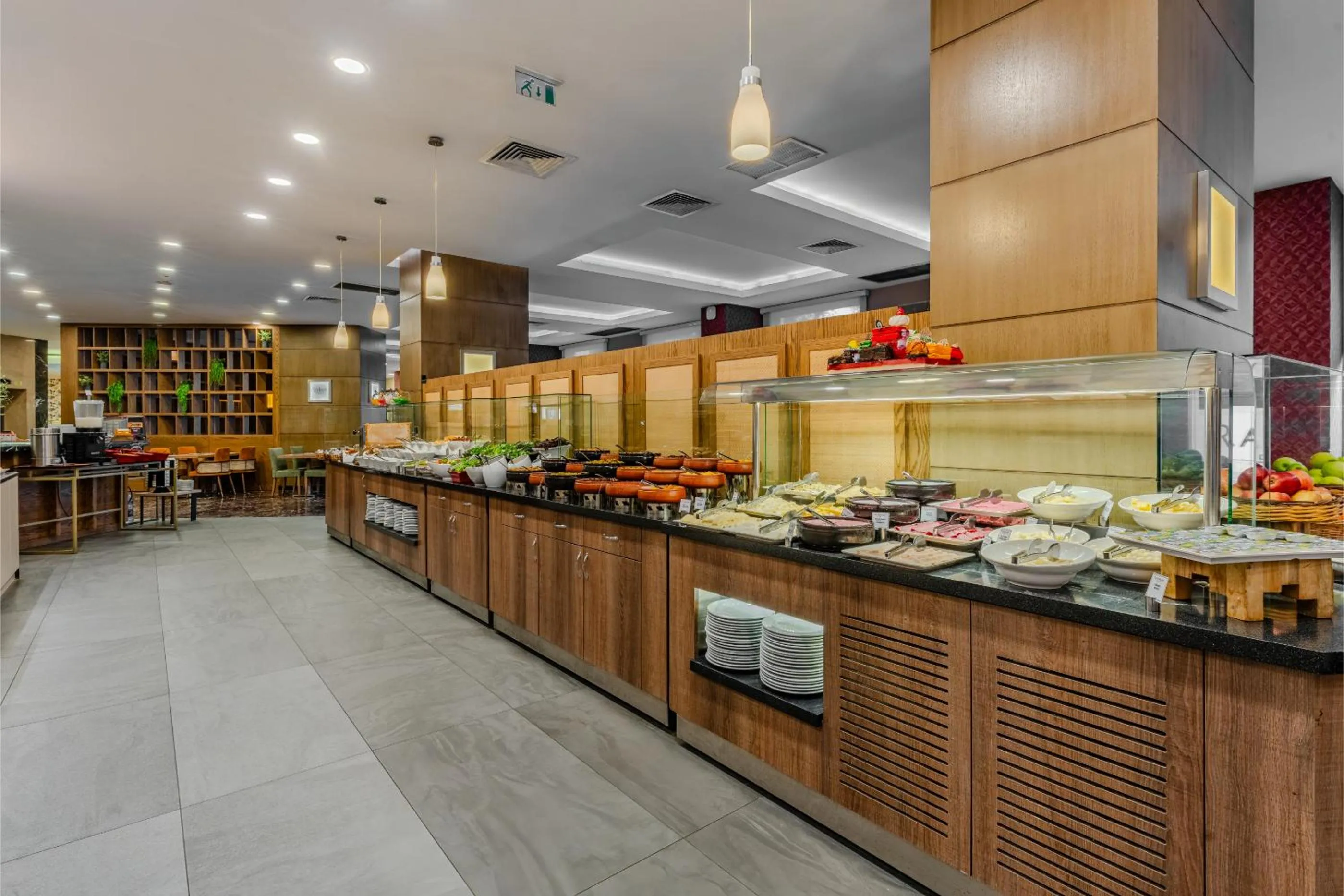 Restaurant/places to eat in Ramada Plaza By Wyndham Izmir