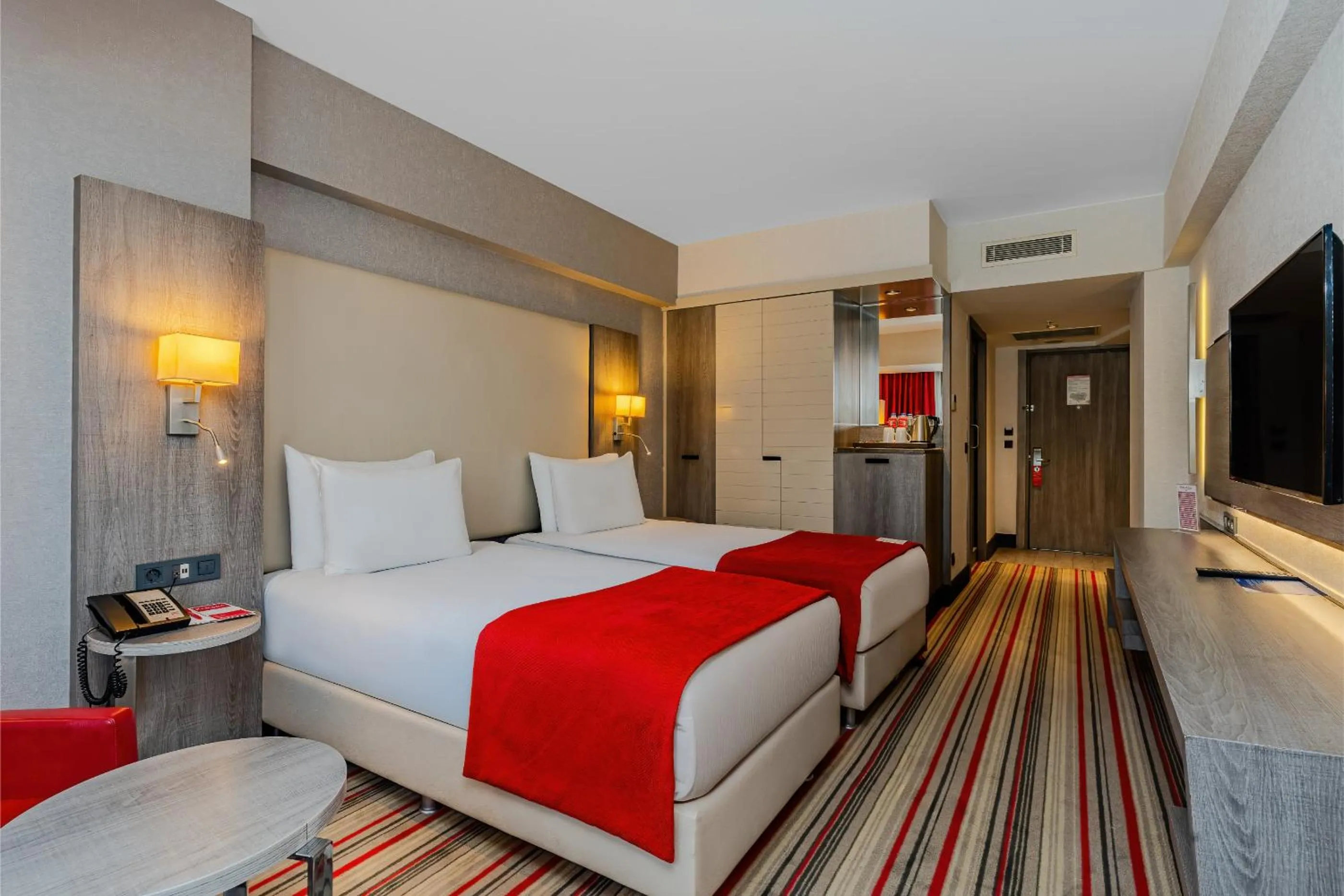 Bedroom, Bed in Ramada Plaza By Wyndham Izmir