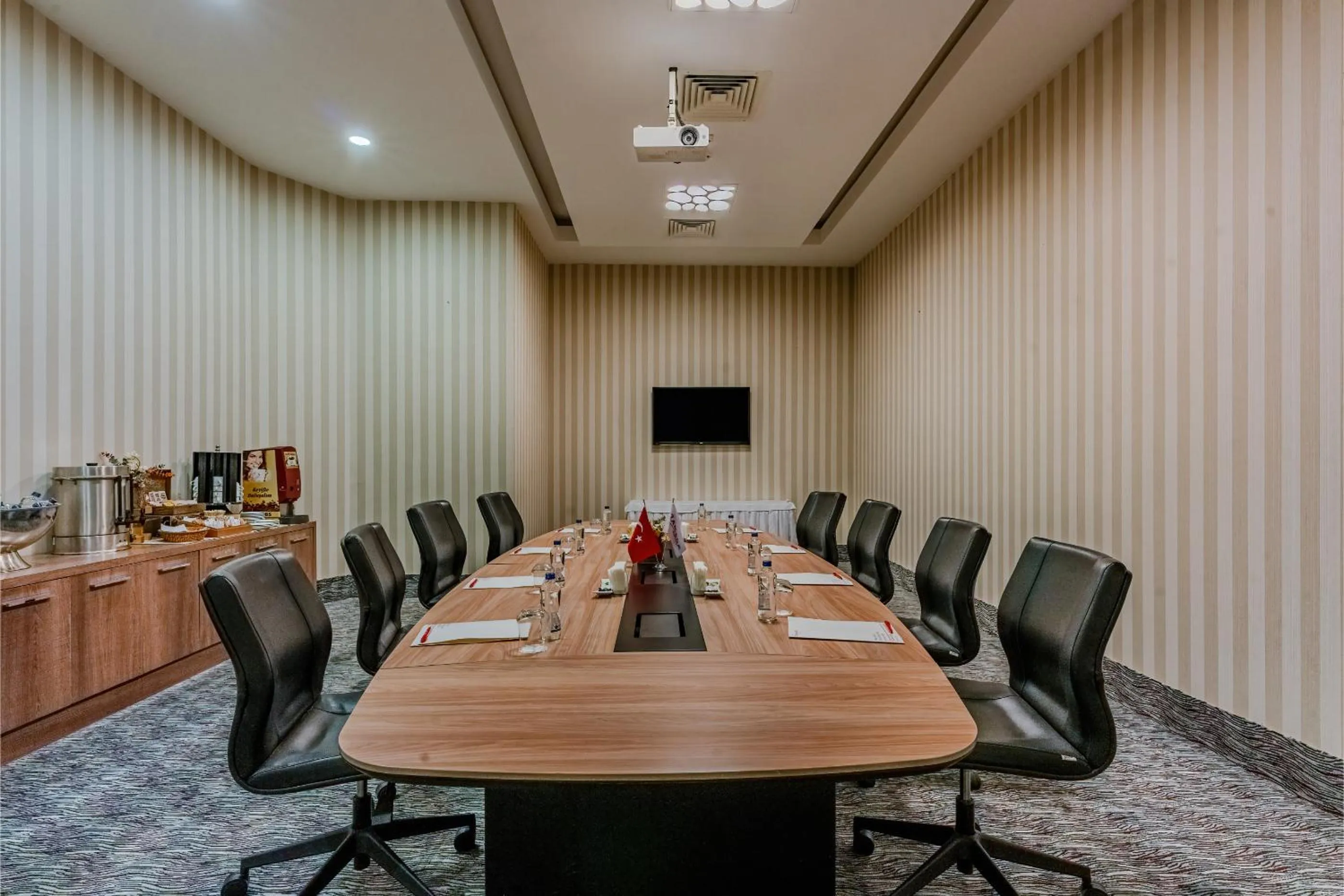 Meeting/conference room in Ramada Plaza By Wyndham Izmir