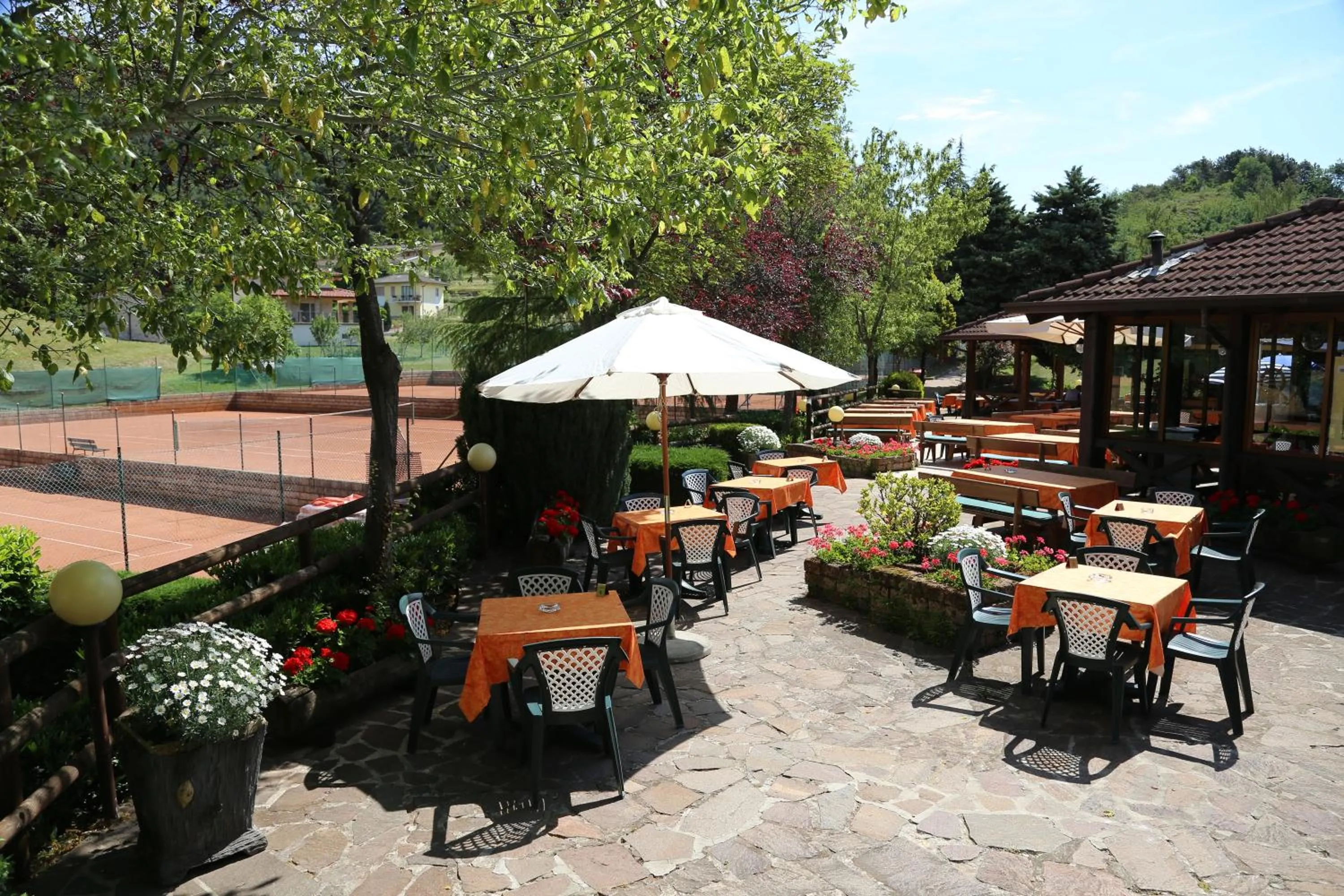 Tennis court in Hotel Le Balze - Aktiv & Wellness