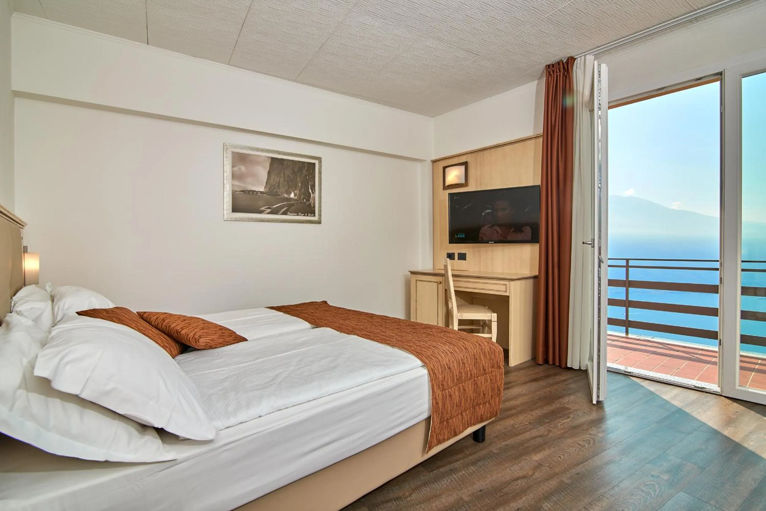 Photo of the whole room, Bed in Hotel Le Balze - Aktiv & Wellness