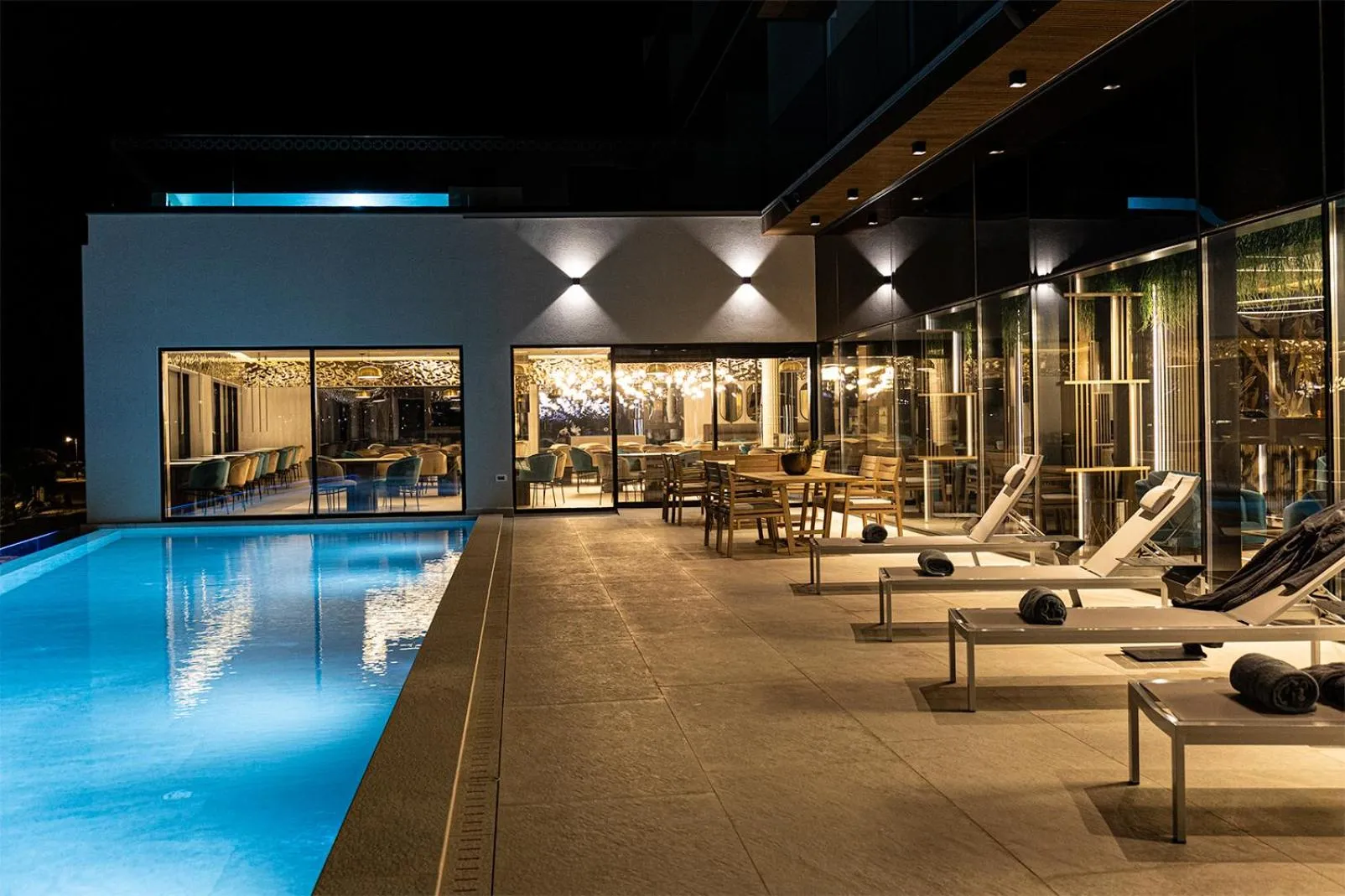 Swimming pool in Marinus Beach Hotel