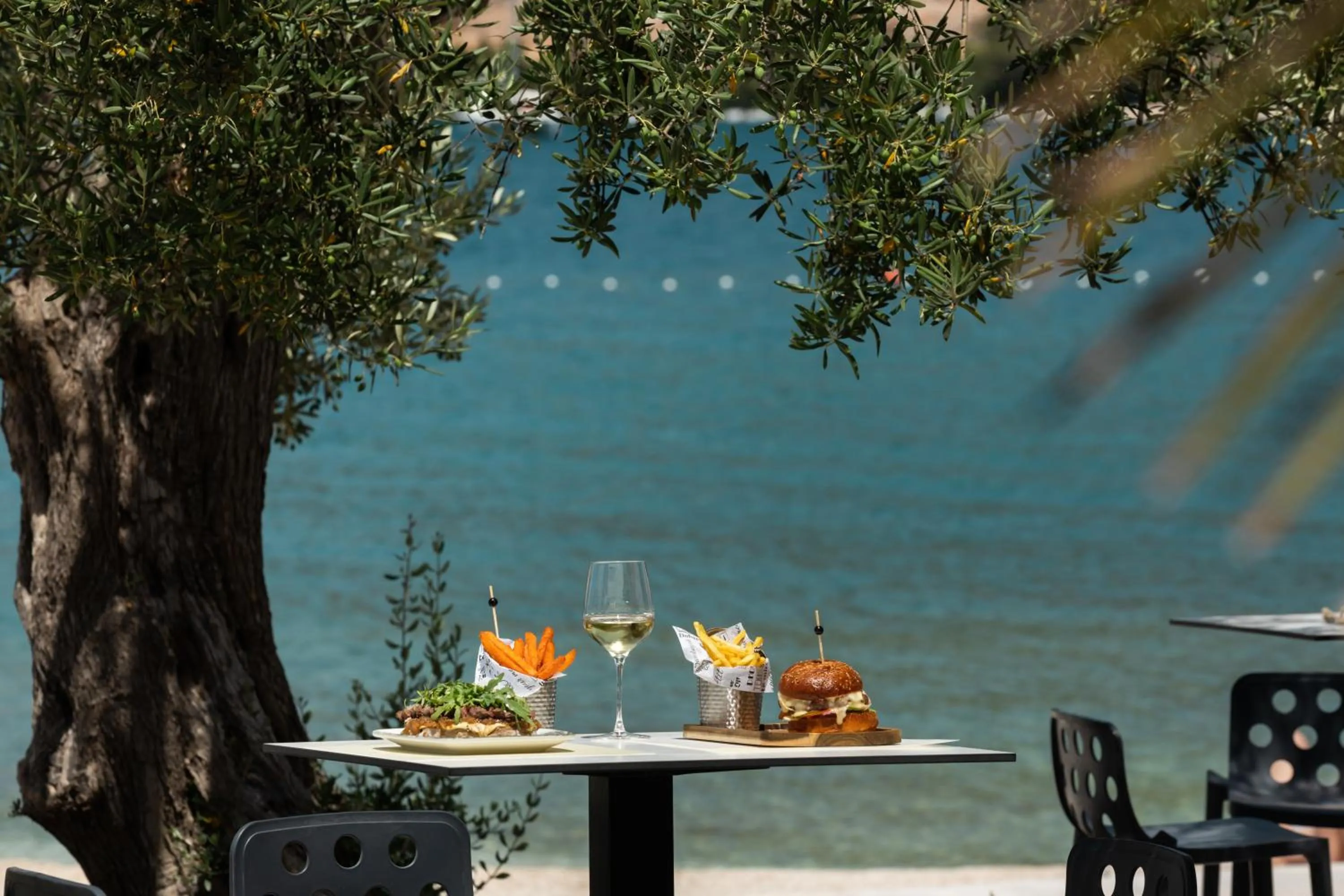 Food and drinks in Marinus Beach Hotel