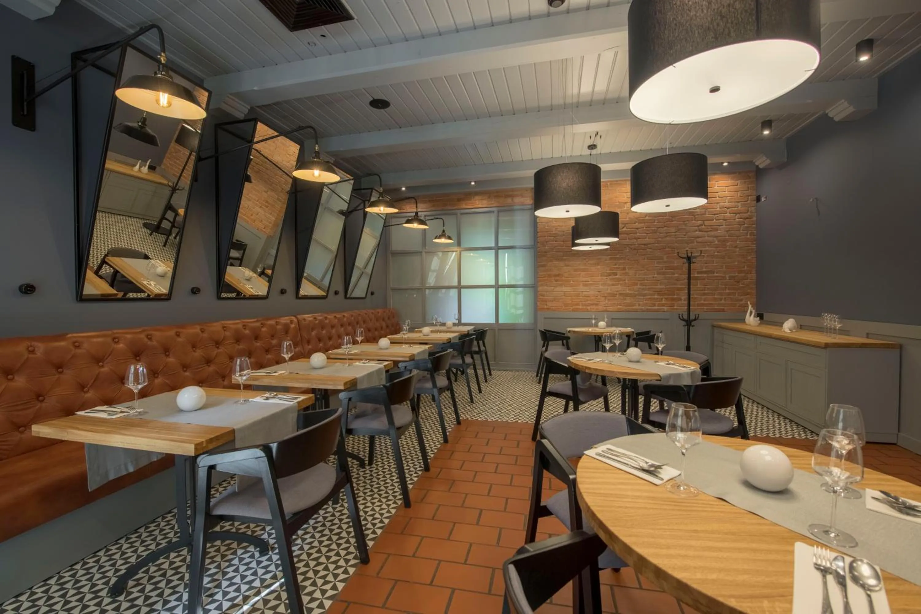 Restaurant/places to eat in Hotel Prezydent