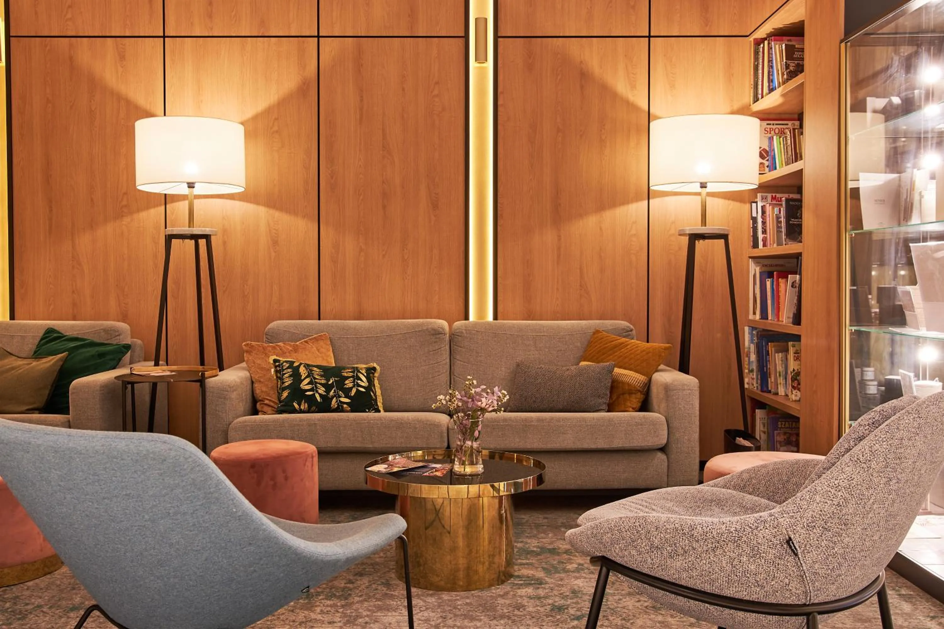 Library in Hotel Prezydent