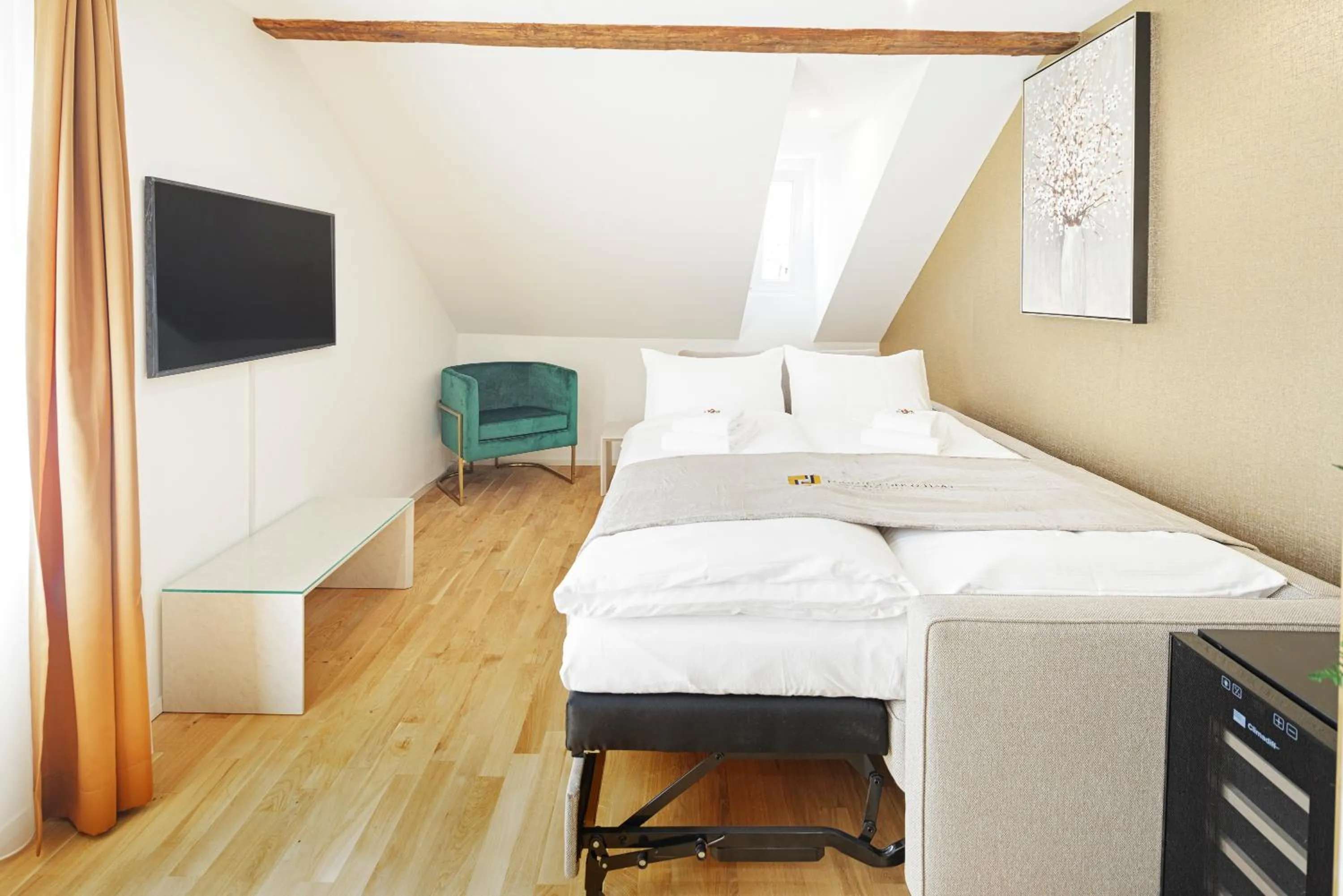 Bed in VISIMO Apartments Steigerstrasse St Gallen - Modern Living near OLMA & Hospital