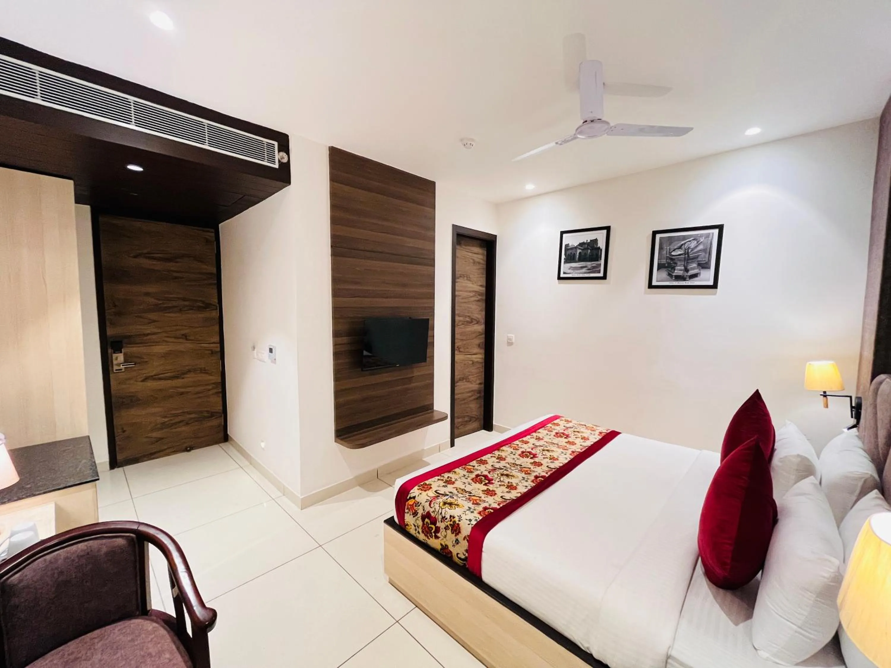 Bed in Hotel The Savode - Just 2 Mins From Golden Temple Amritsar