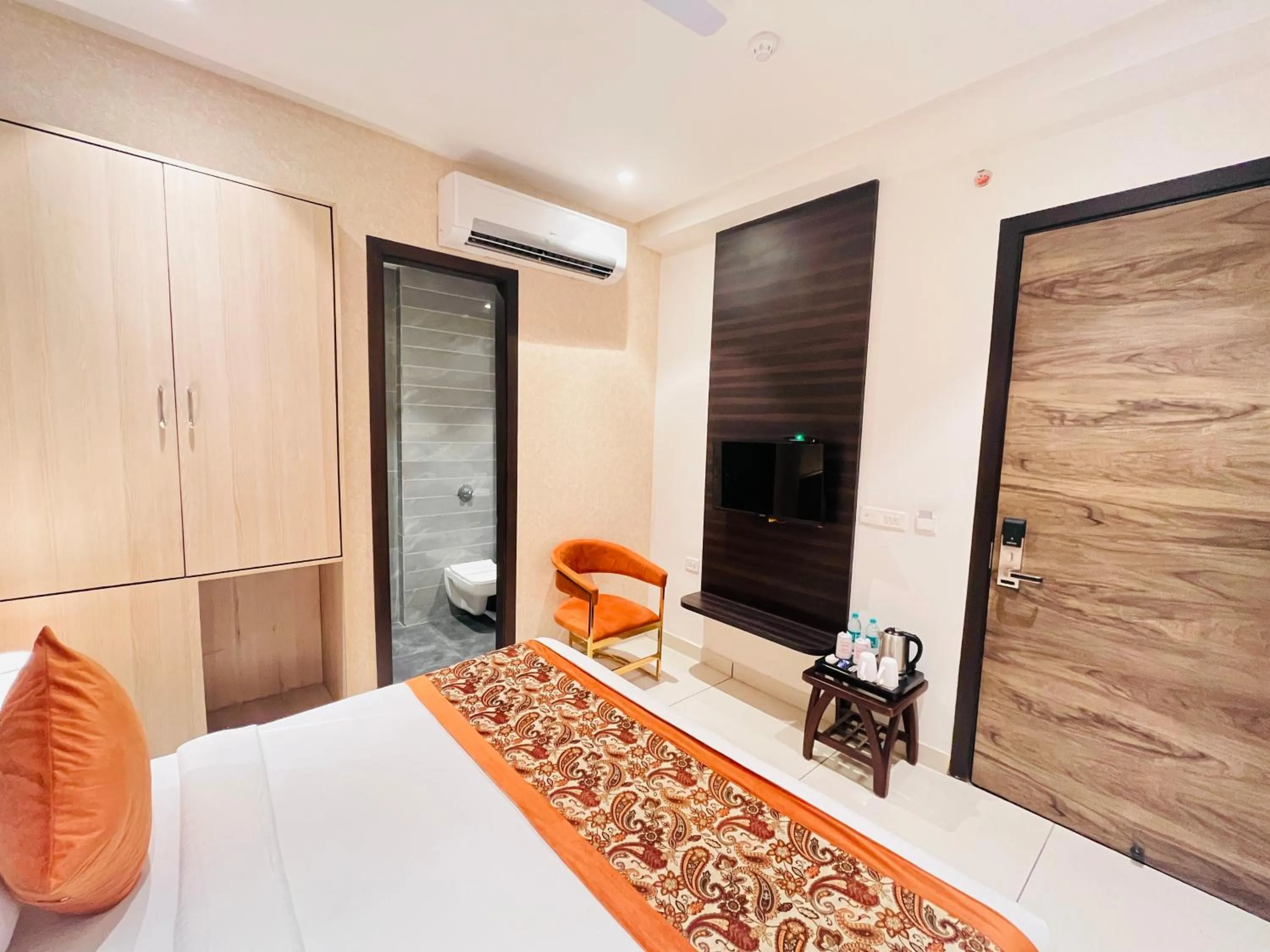 Bed in Hotel The Savode - Just 2 Mins From Golden Temple Amritsar