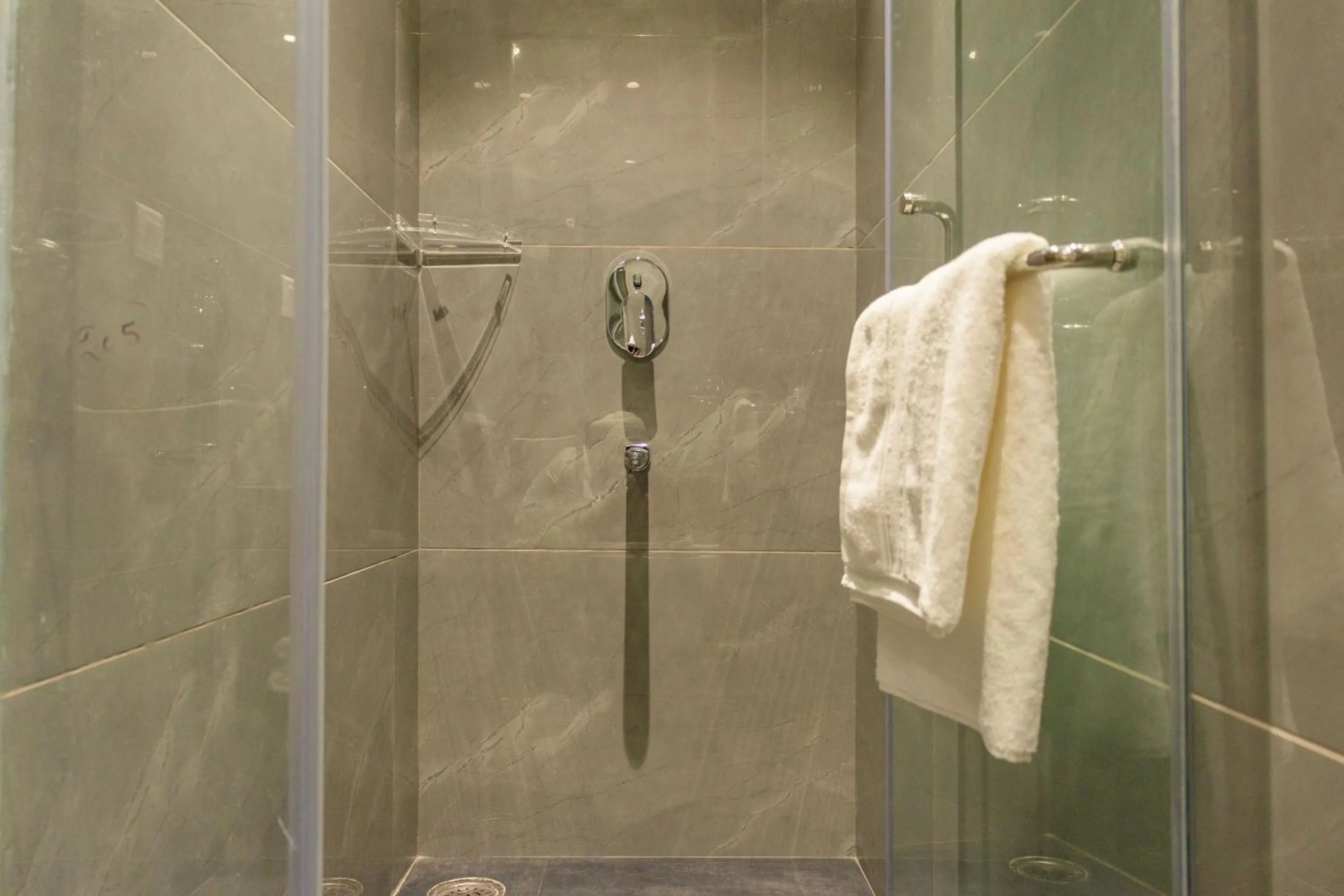 Shower in Hotel The Savode - Just 2 Mins From Golden Temple Amritsar