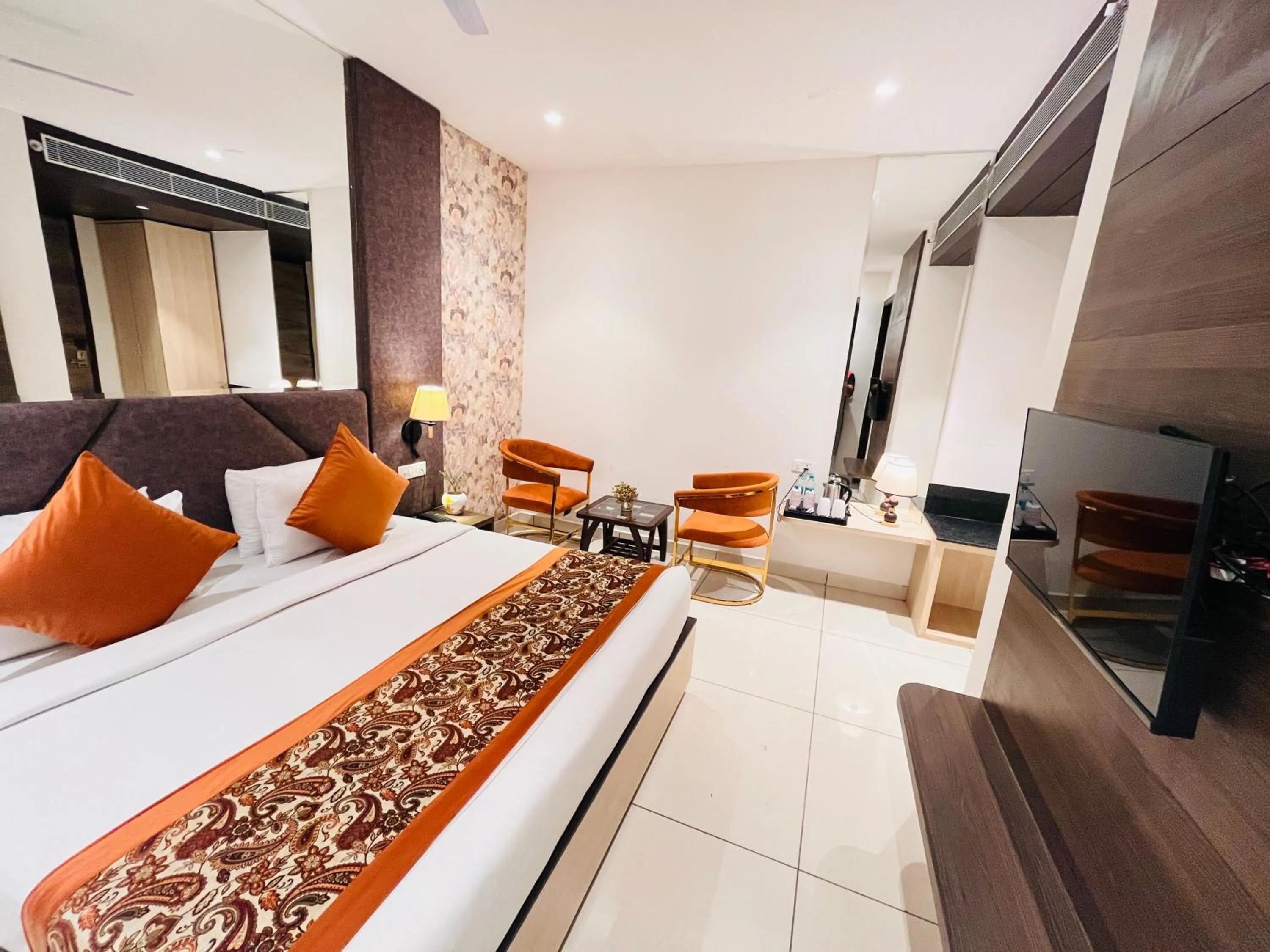 Bed in Hotel The Savode - Just 2 Mins From Golden Temple Amritsar