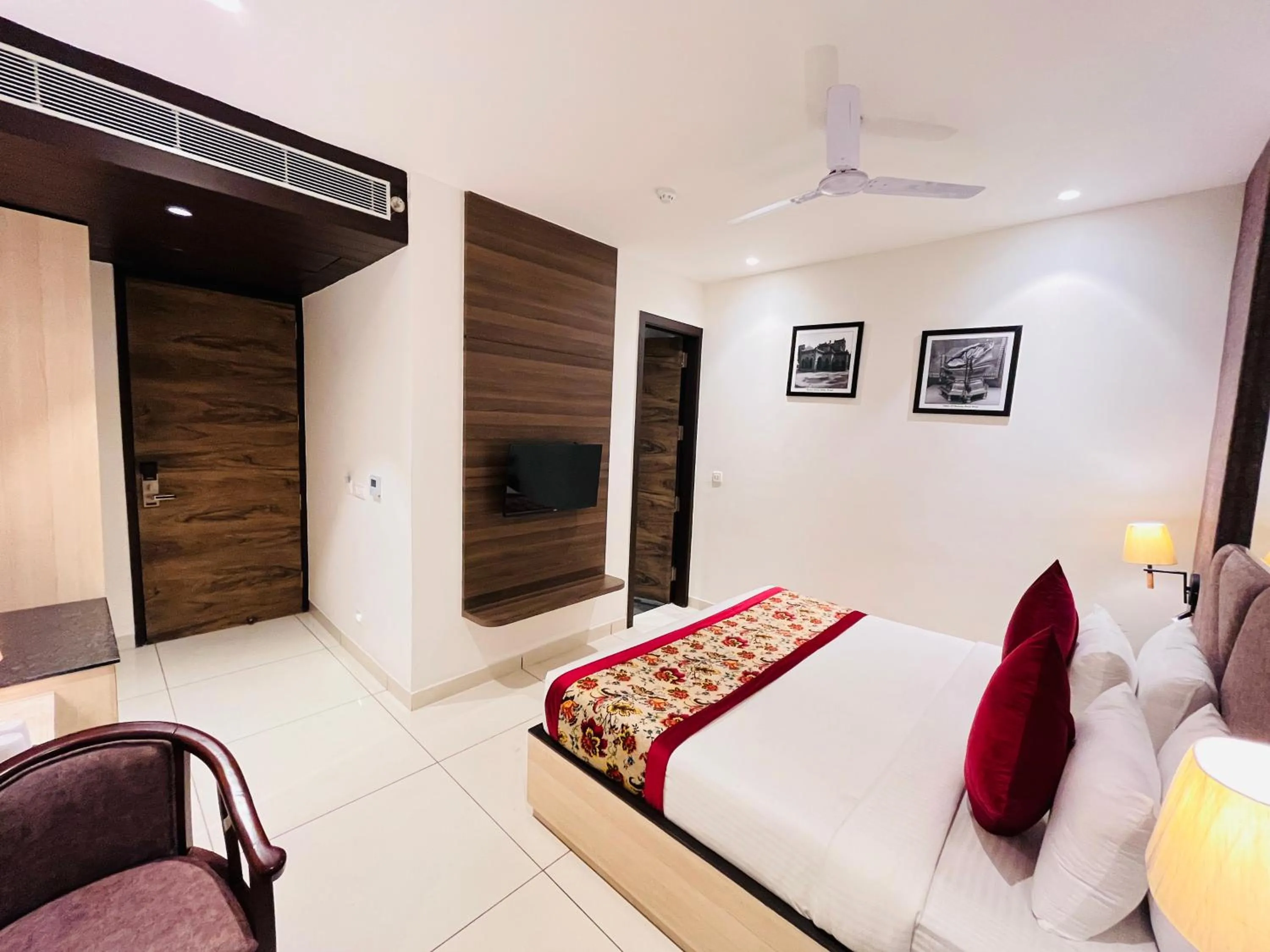 Bed in Hotel The Savode - Just 2 Mins From Golden Temple Amritsar