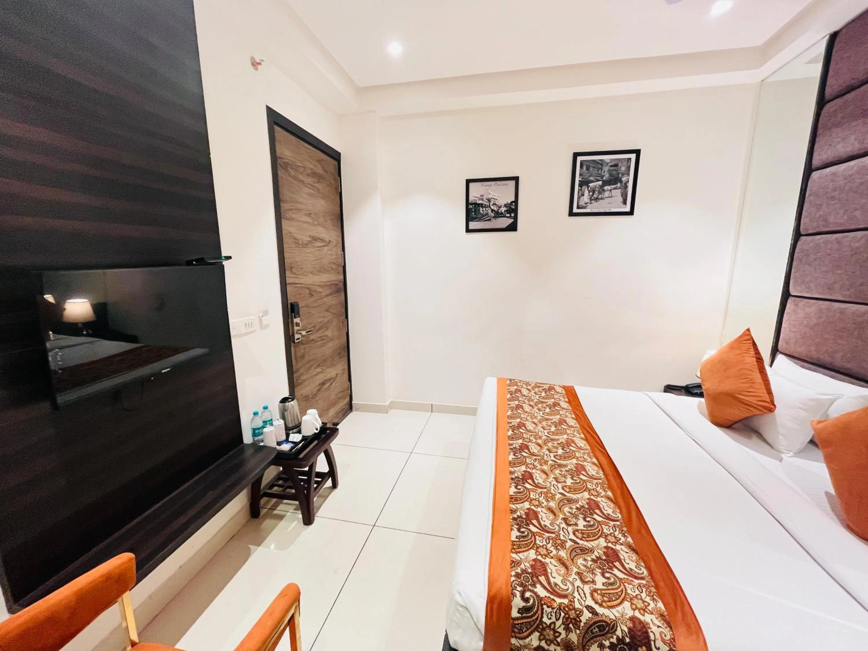 Bed in Hotel The Savode - Just 2 Mins From Golden Temple Amritsar