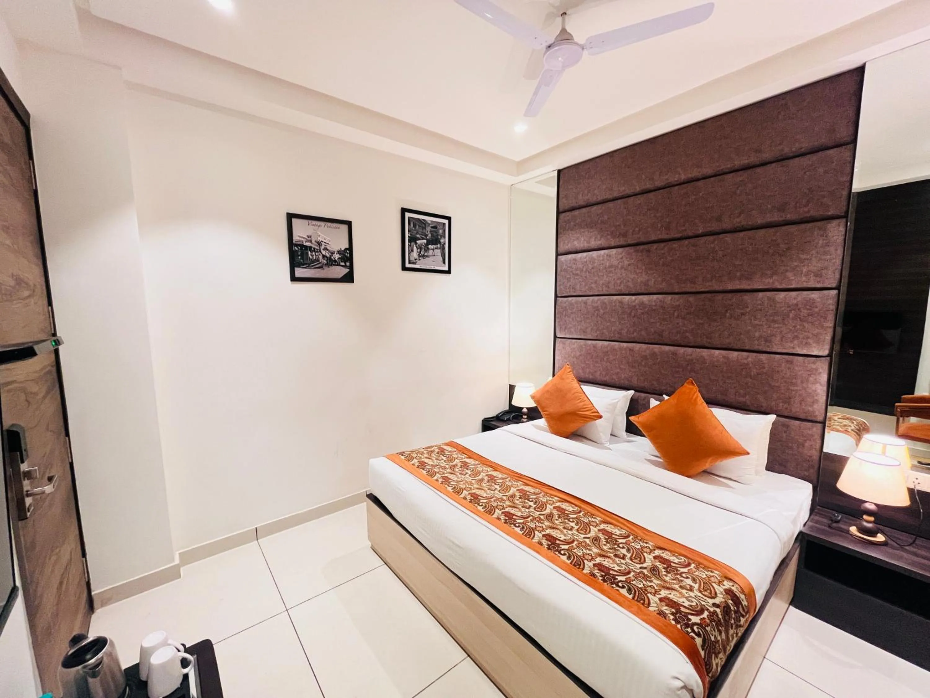 Bed in Hotel The Savode - Just 2 Mins From Golden Temple Amritsar