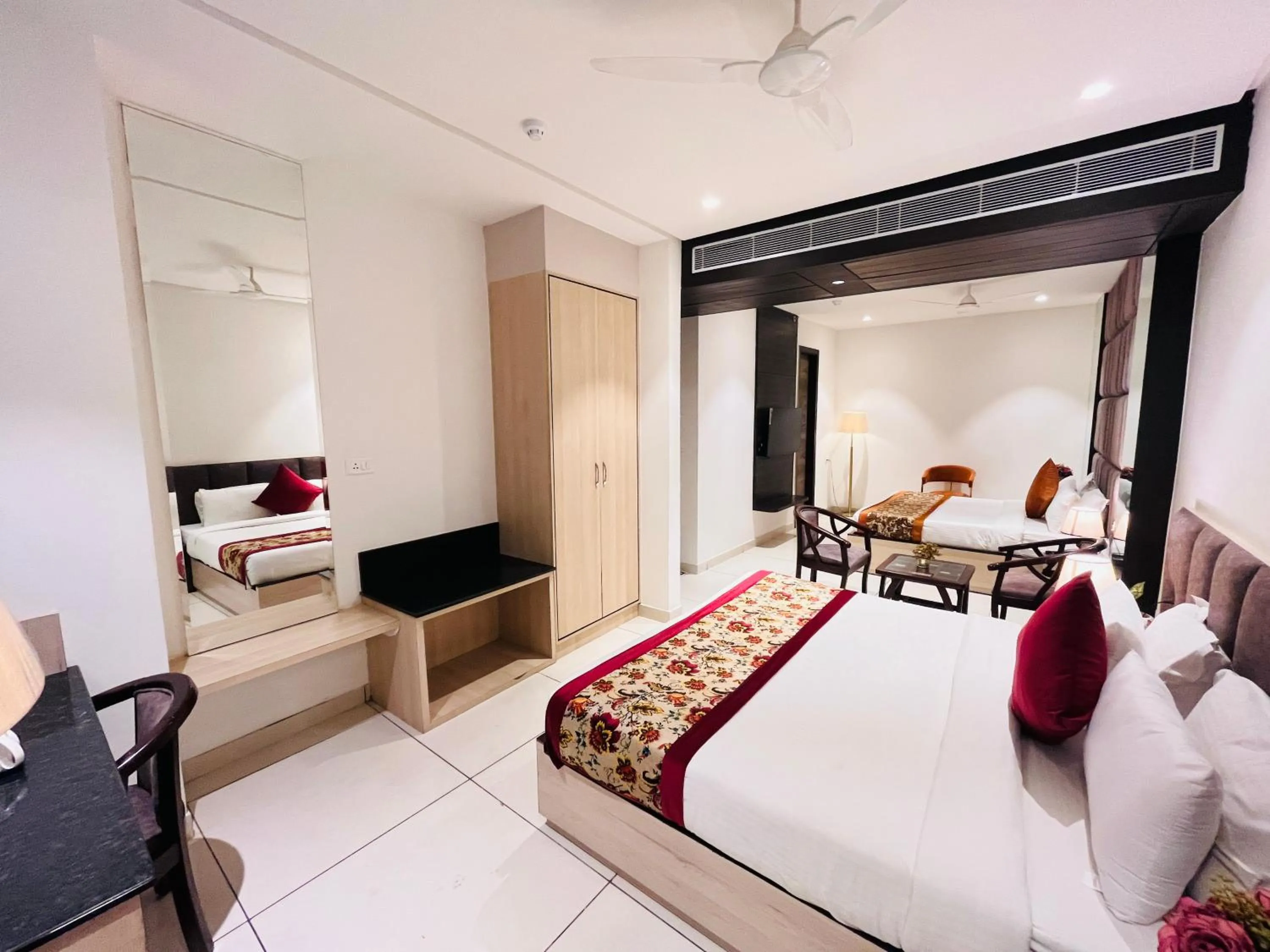 Bed in Hotel The Savode - Just 2 Mins From Golden Temple Amritsar
