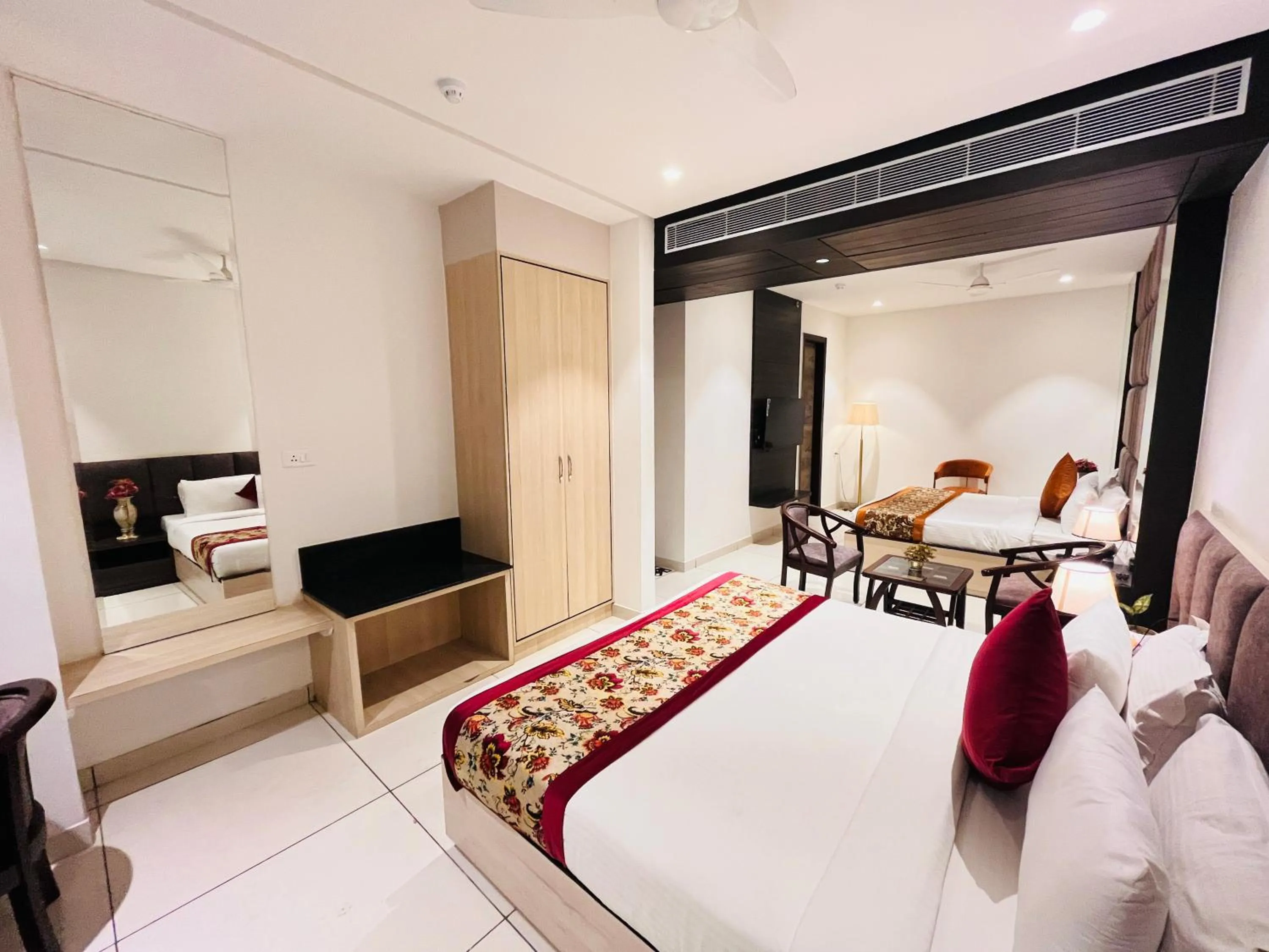 Bed in Hotel The Savode - Just 2 Mins From Golden Temple Amritsar