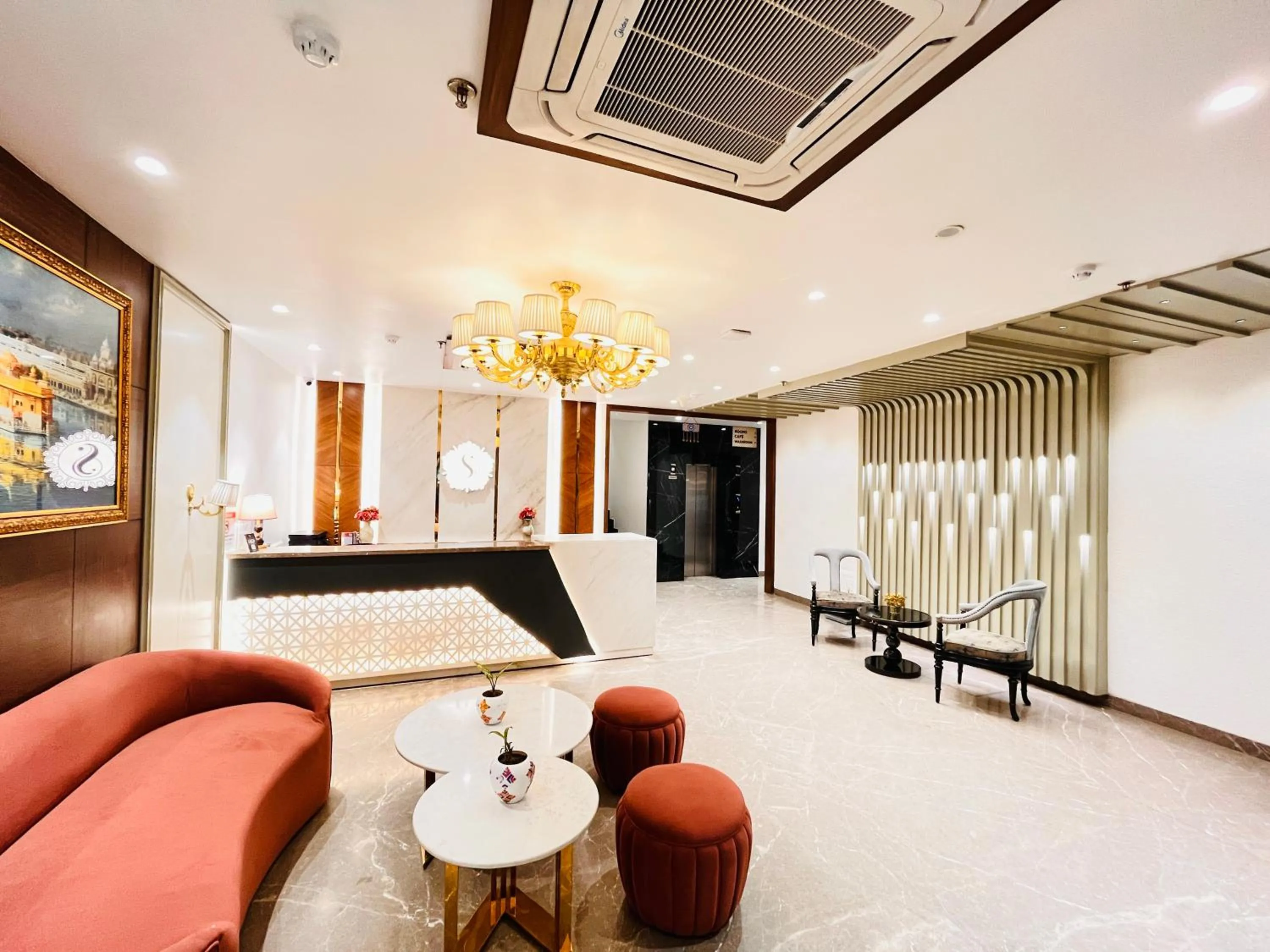 Lobby or reception in Hotel The Savode - Just 2 Mins From Golden Temple Amritsar
