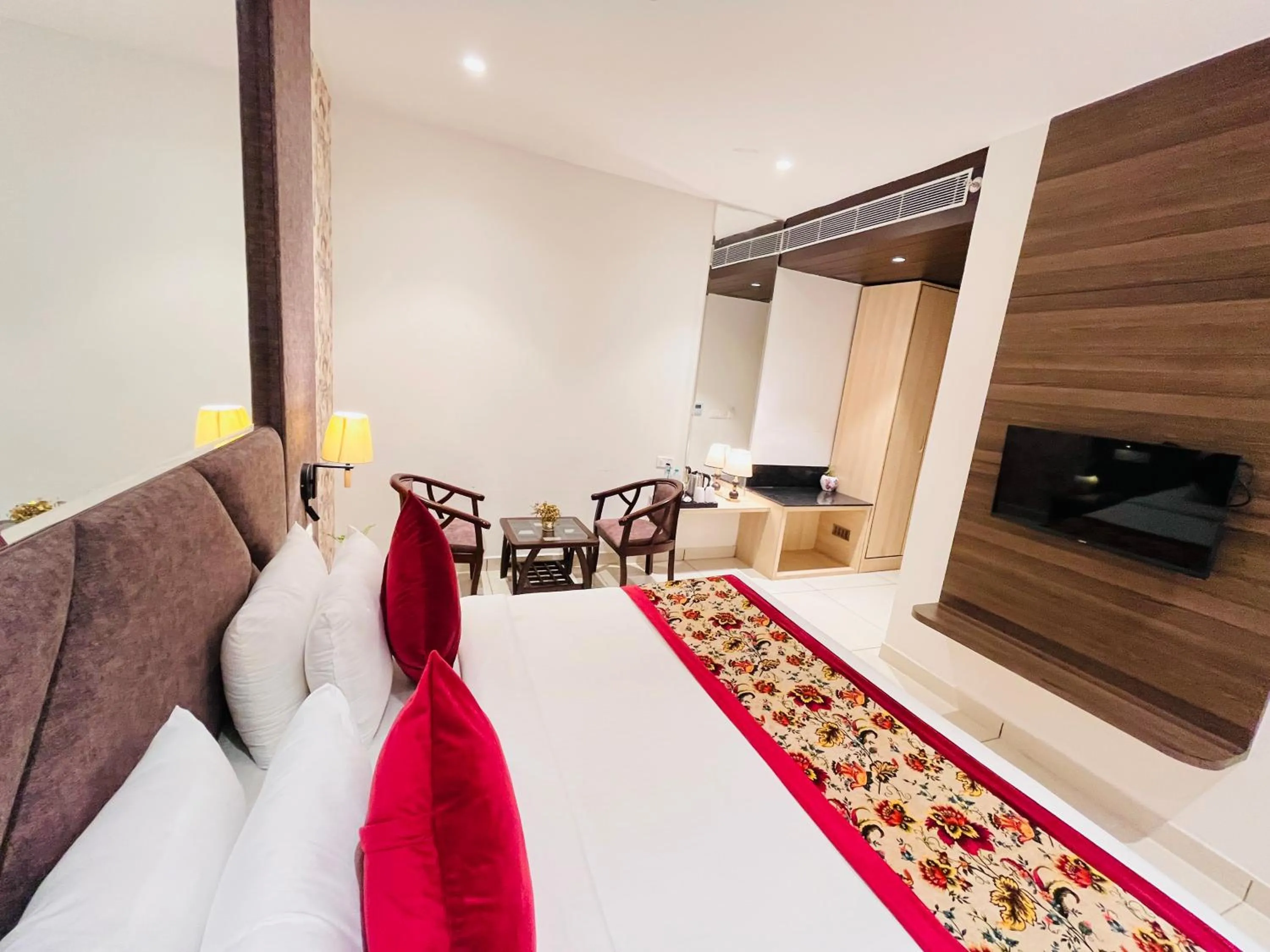 Bed in Hotel The Savode - Just 2 Mins From Golden Temple Amritsar