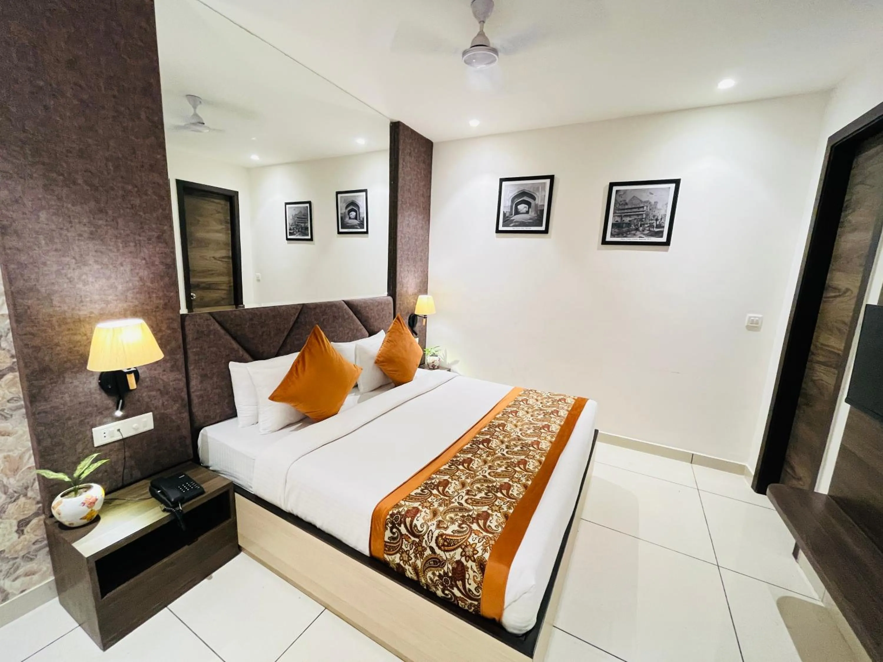 Bed in Hotel The Savode - Just 2 Mins From Golden Temple Amritsar