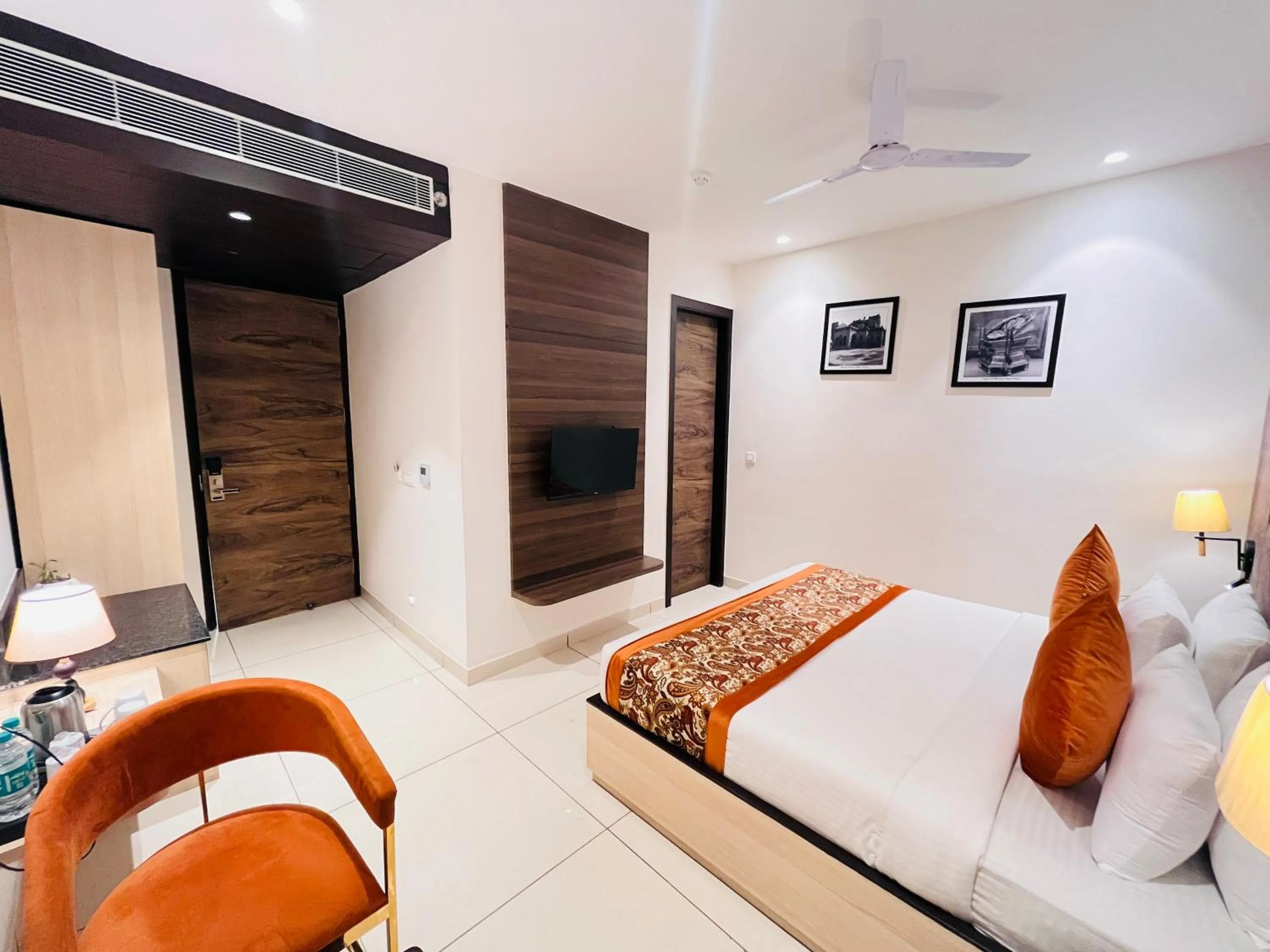 Bed in Hotel The Savode - Just 2 Mins From Golden Temple Amritsar