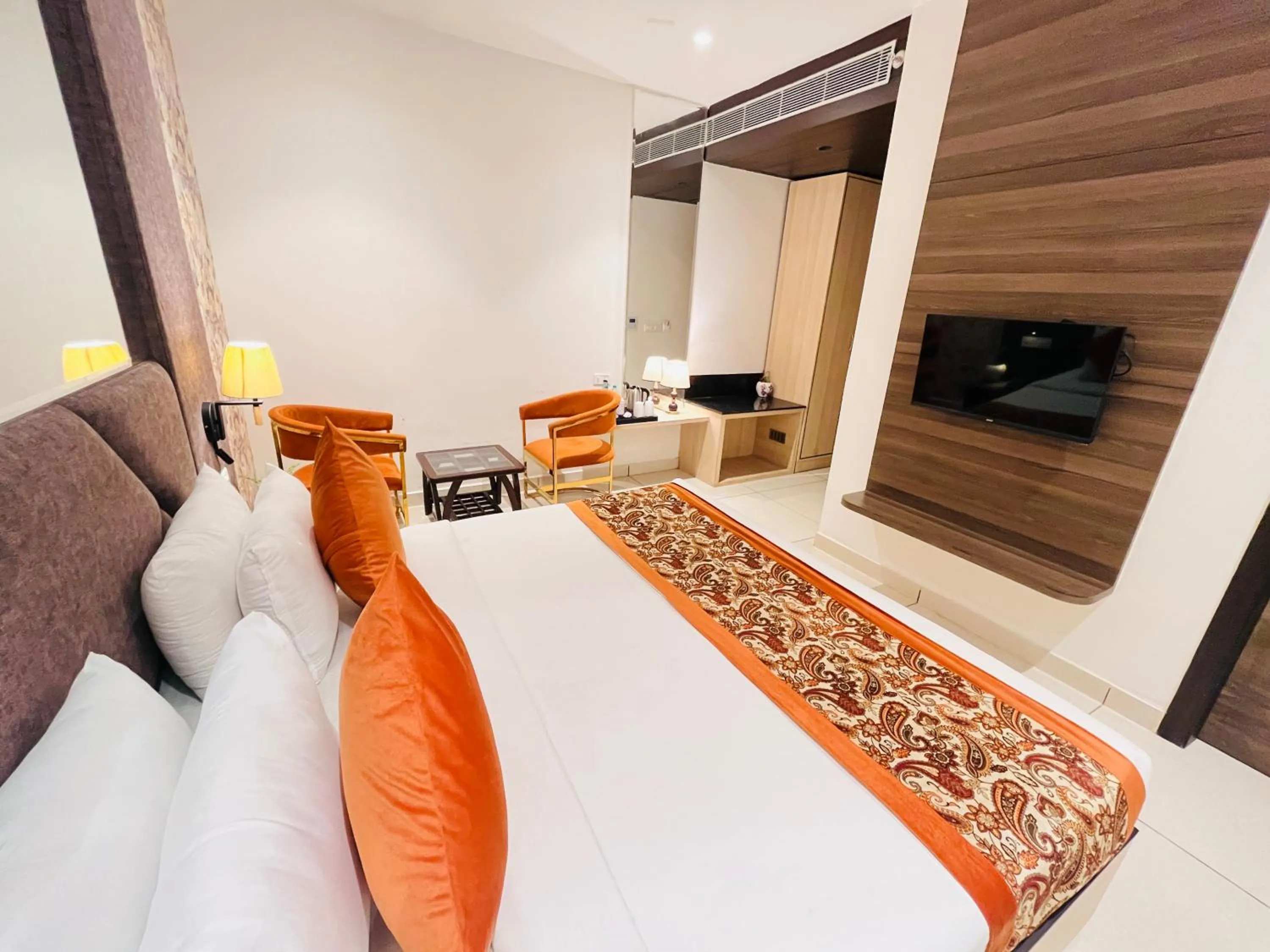 Bed in Hotel The Savode - Just 2 Mins From Golden Temple Amritsar