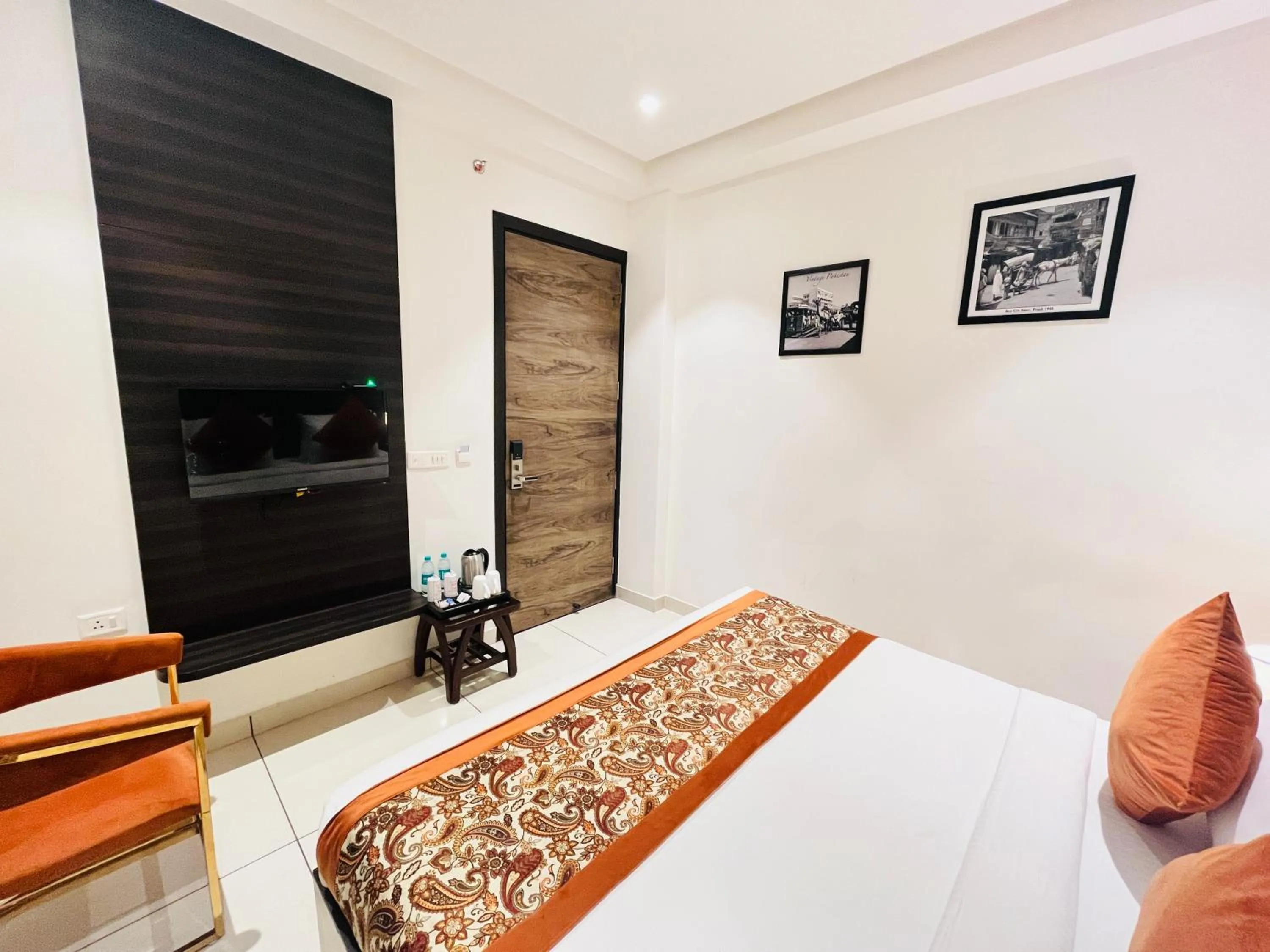 Bed in Hotel The Savode - Just 2 Mins From Golden Temple Amritsar