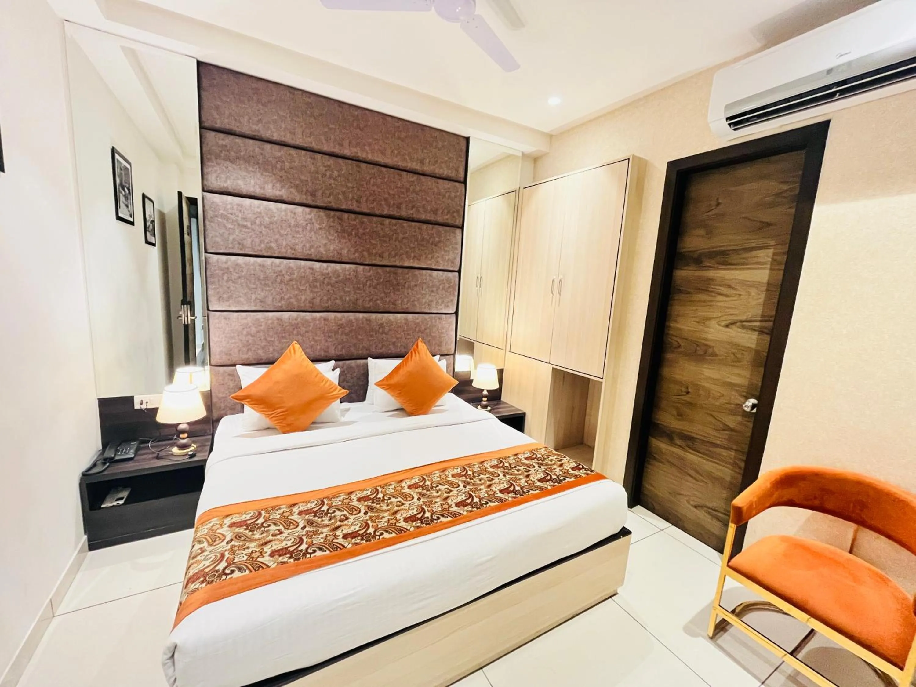 Bed in Hotel The Savode - Just 2 Mins From Golden Temple Amritsar