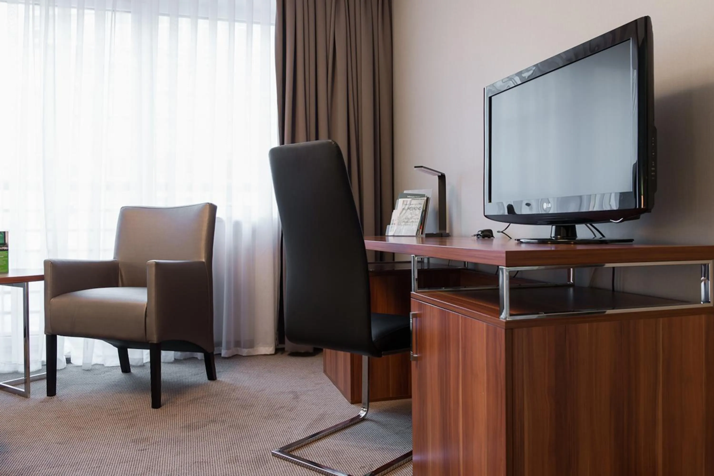 TV and multimedia in Holiday Inn Krakow City Centre by IHG