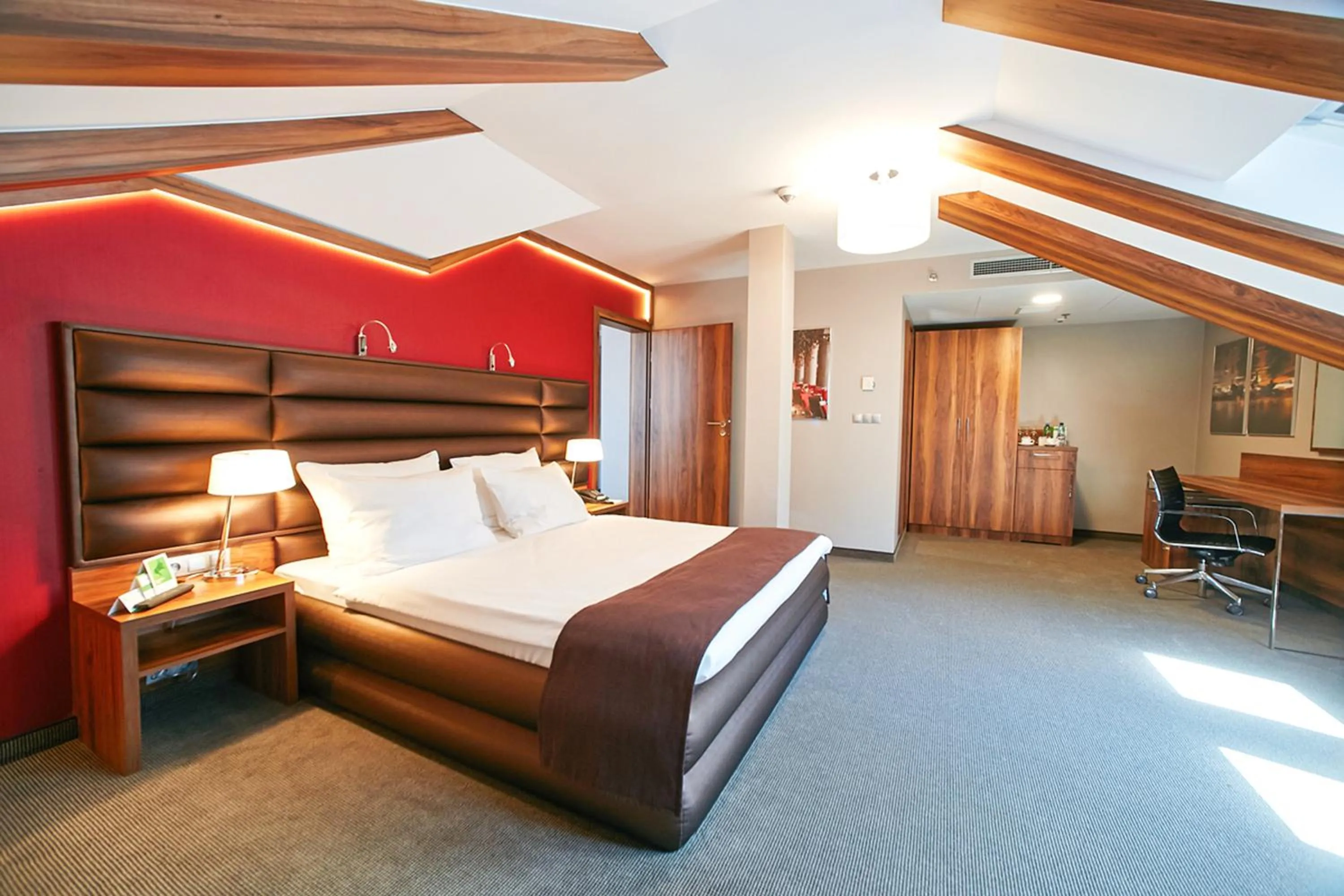 Bed in Holiday Inn Krakow City Centre by IHG