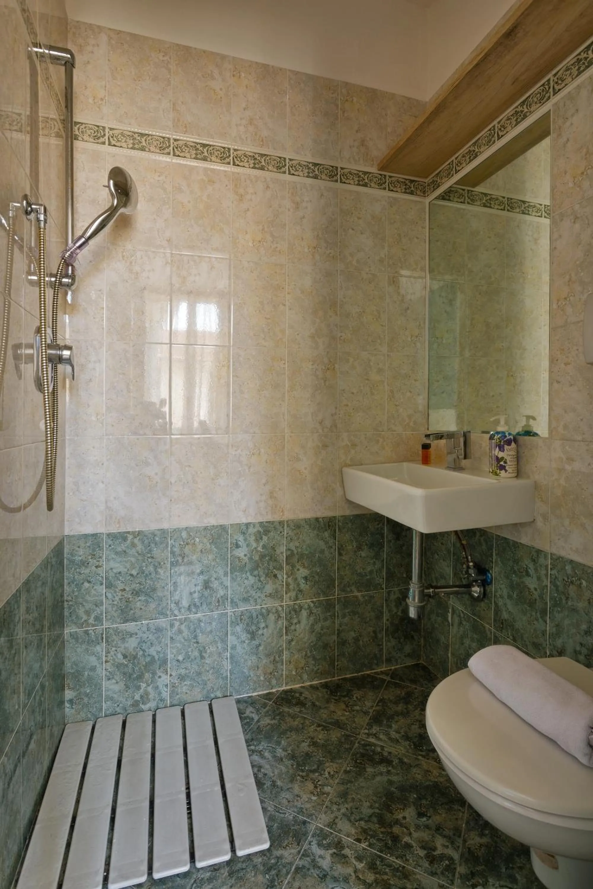 Bathroom in Jade B&B