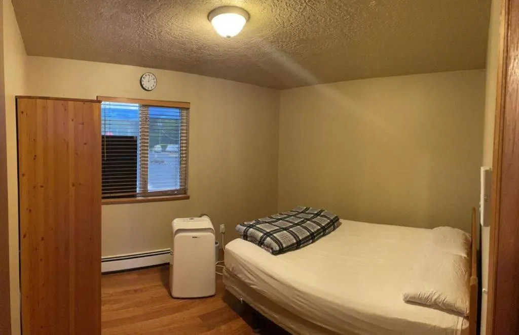 Bedroom, Bed in Metchosin Beach House