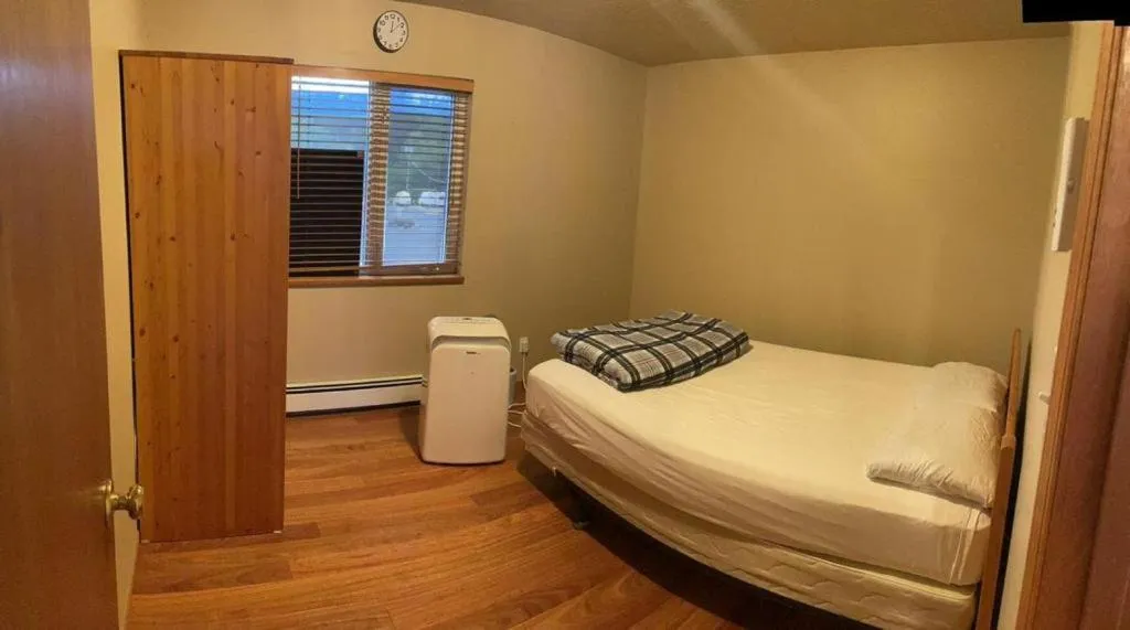 Bedroom, Bed in Metchosin Beach House