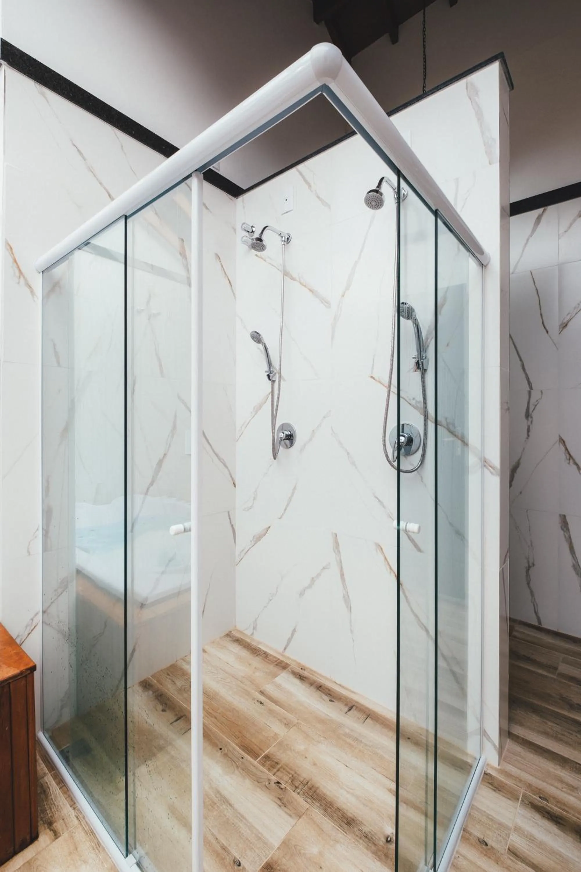 Shower in Pousada Trem Chic