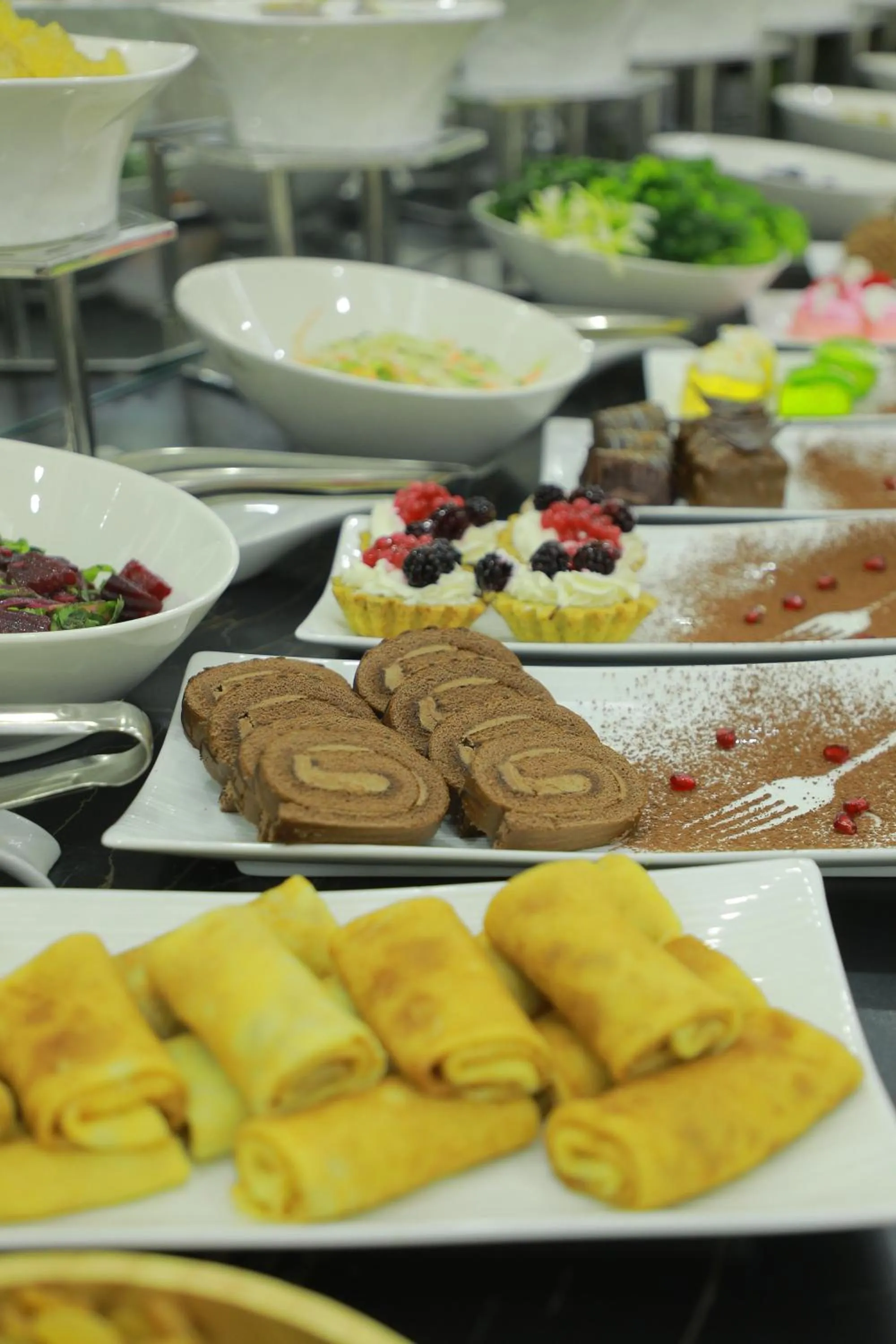 Buffet breakfast in Human Hotel