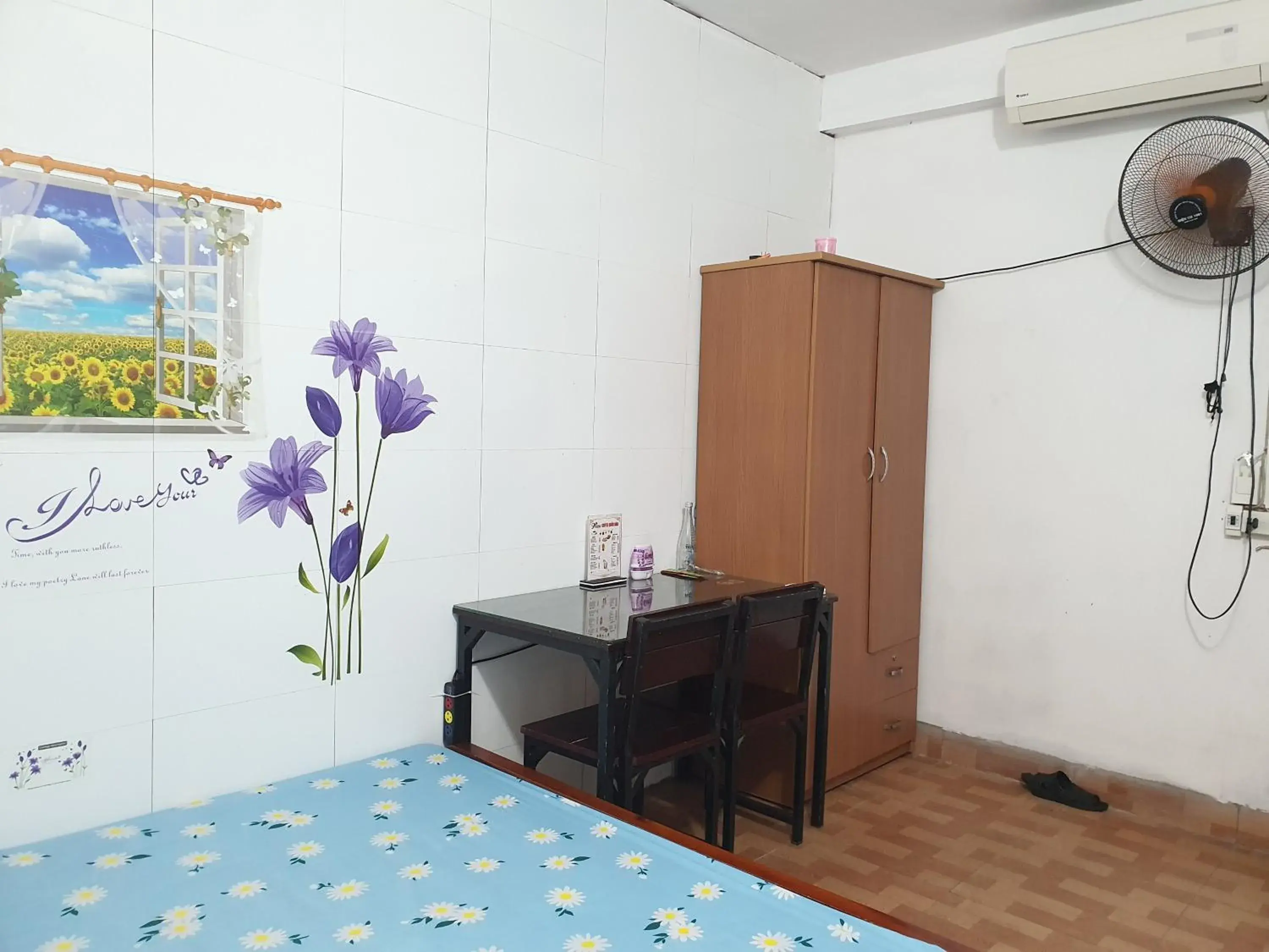 Double Room with Private External Bathroom in Nha Xanh Ha Long Homestay Double Room with Private External Bathroom in Nha Xanh Ha Long Homestay