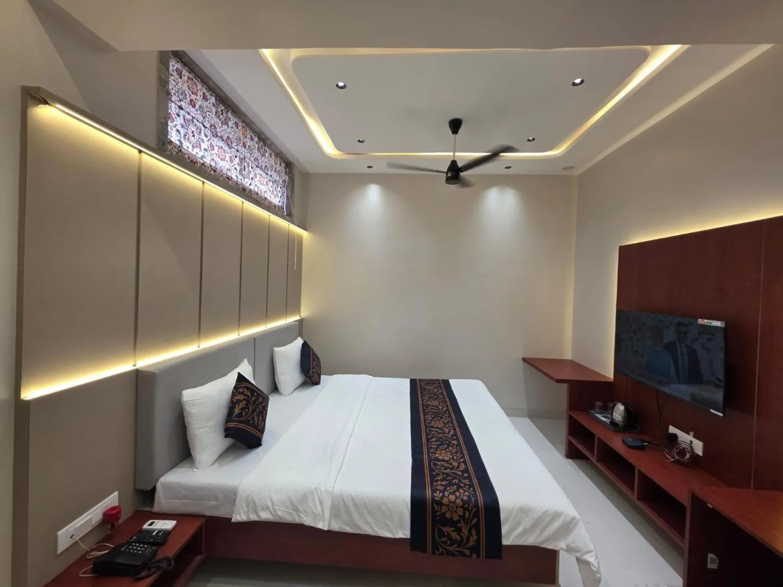 Bed in Hotel Modi Samrat