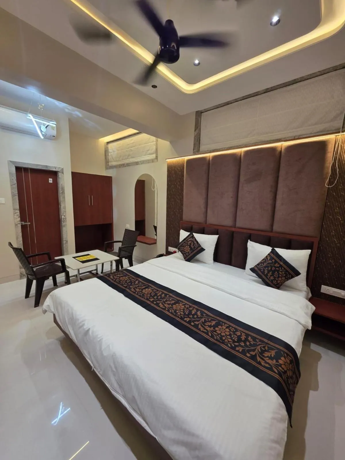 Bed in Hotel Modi Samrat