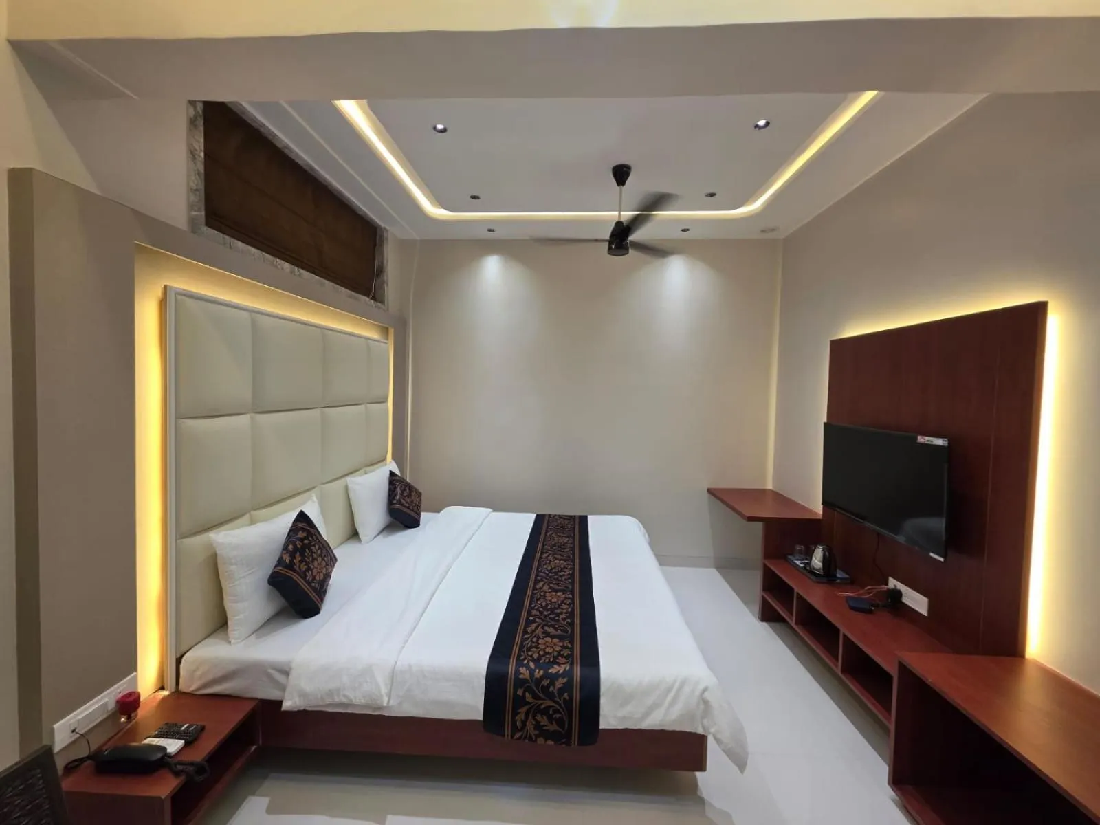 Bed in Hotel Modi Samrat