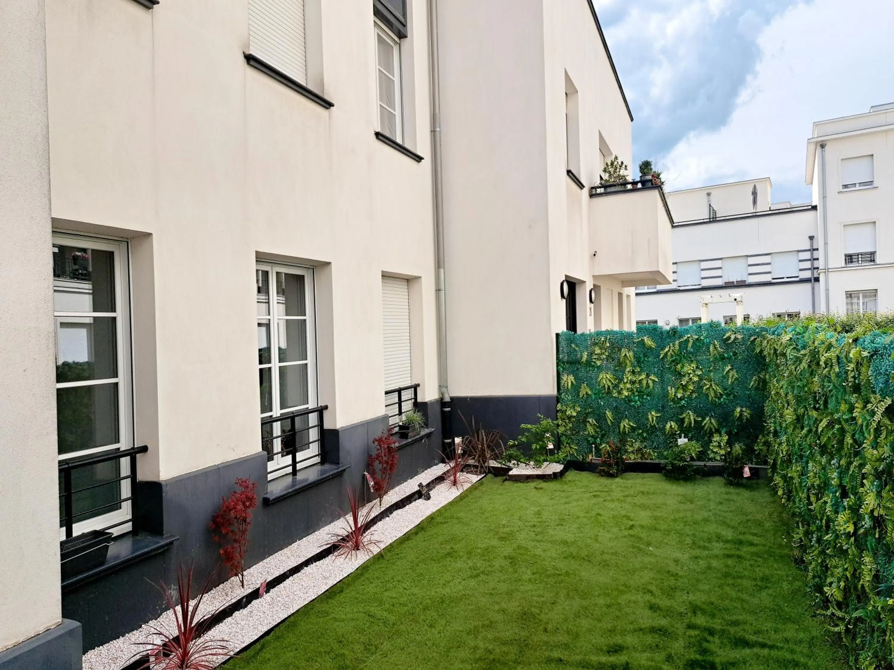 Garden in The Green Terrace Disneyland