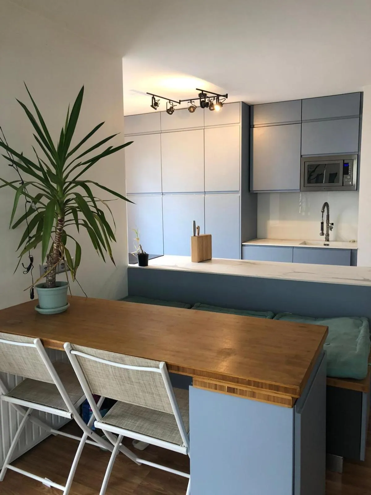 Lounge or bar in The Green Terrace Disneyland